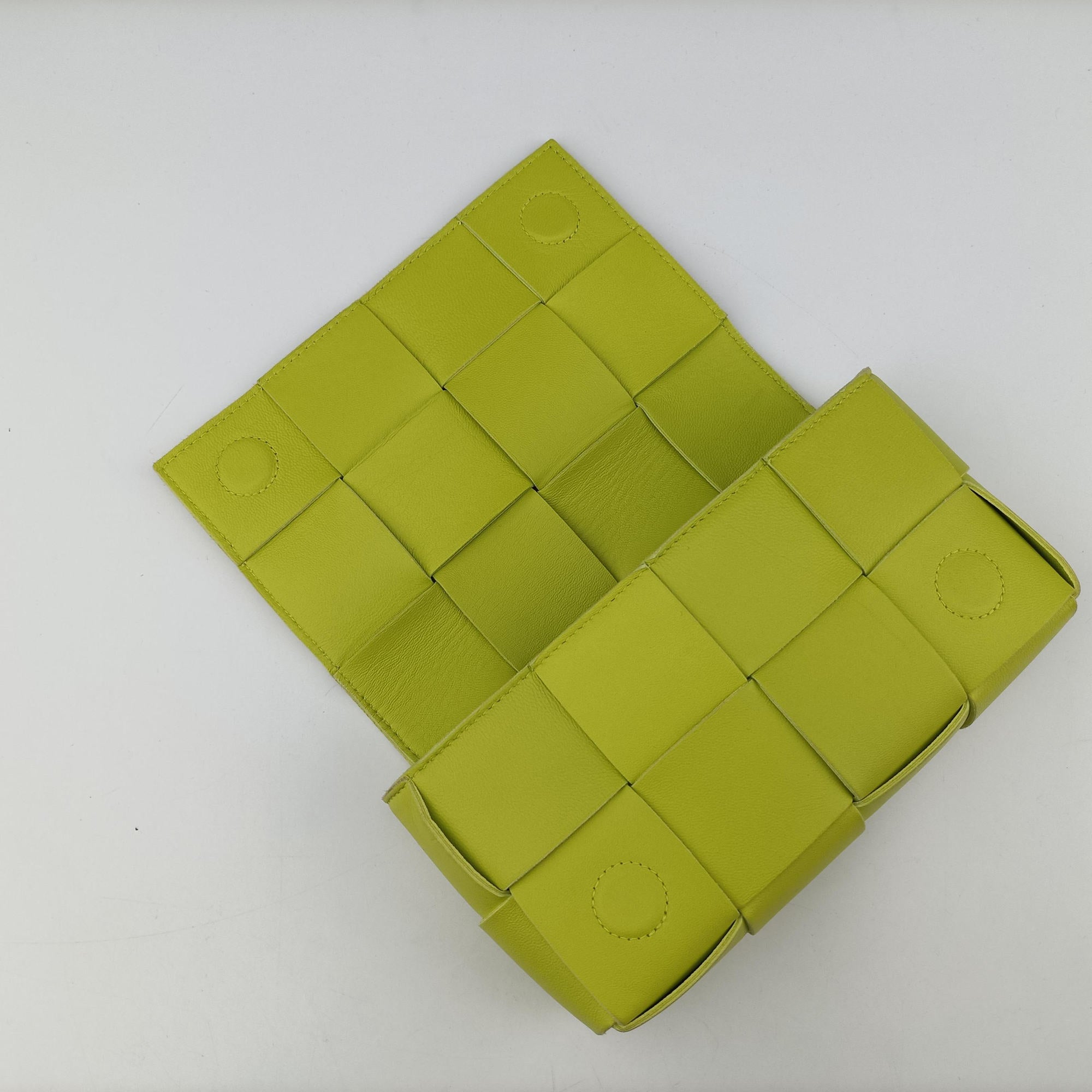 Pre-owned Bottega Veneta CASSETTE Green lambskin  shoulderbag | stylenewstar