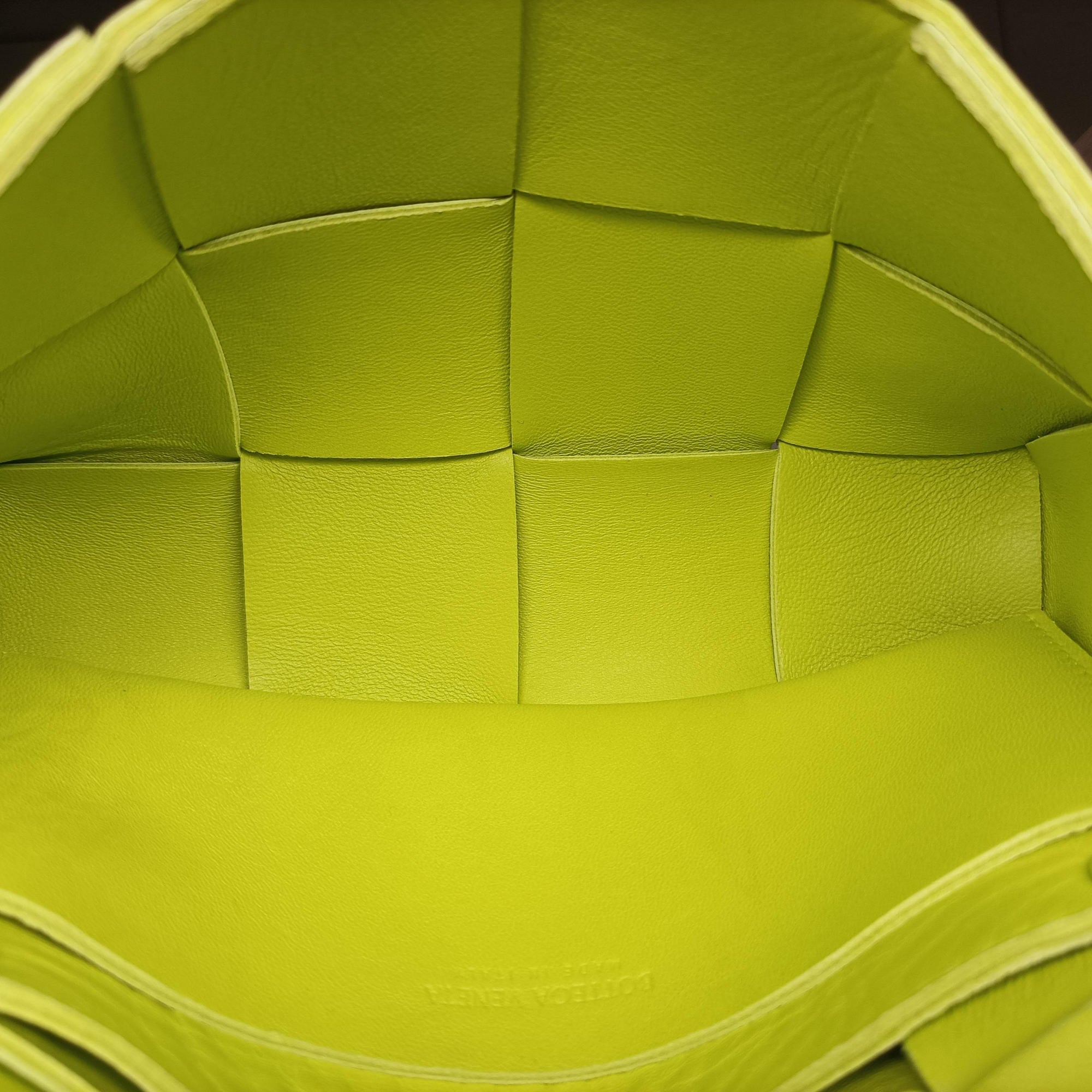 Pre-owned Bottega Veneta CASSETTE Green lambskin  shoulderbag | stylenewstar