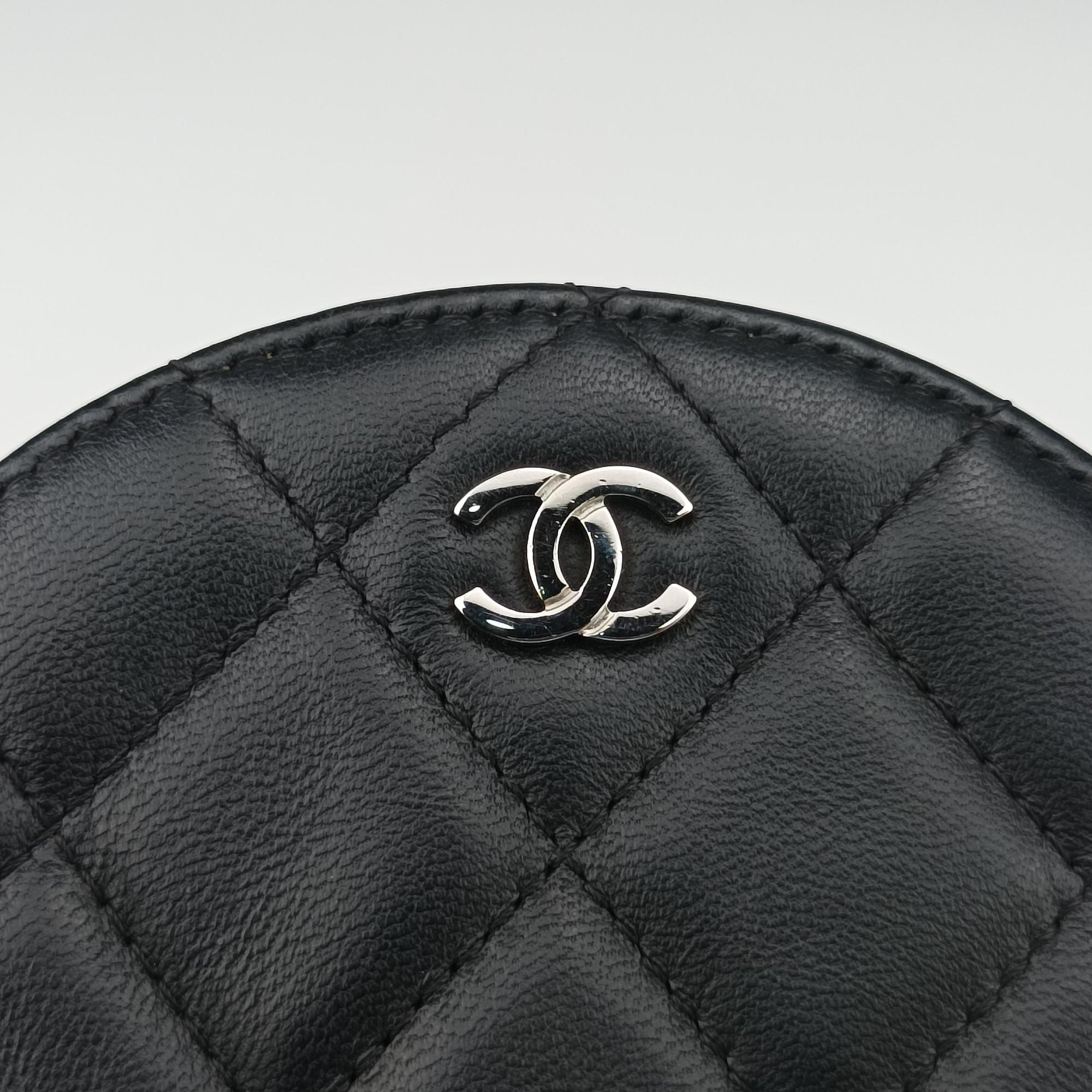 Pre-owned Chanel Matelasse Round Black lambskin AP0245 shoulderbag | stylenewstar