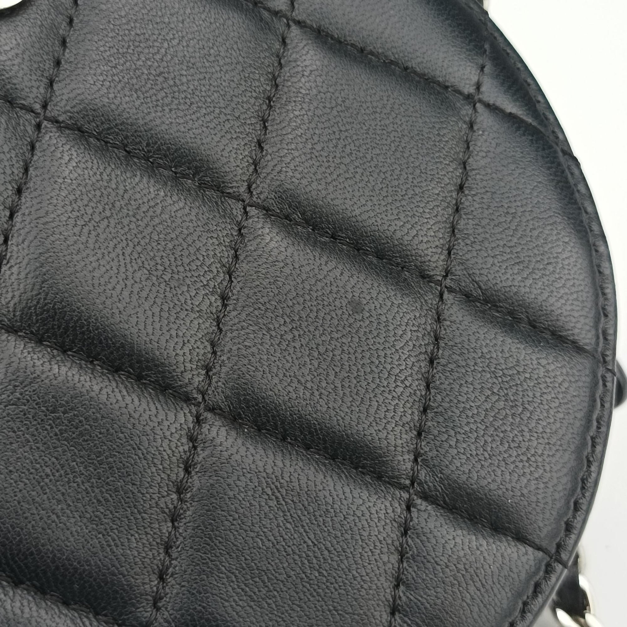 Pre-owned Chanel Matelasse Round Black lambskin AP0245 shoulderbag | stylenewstar