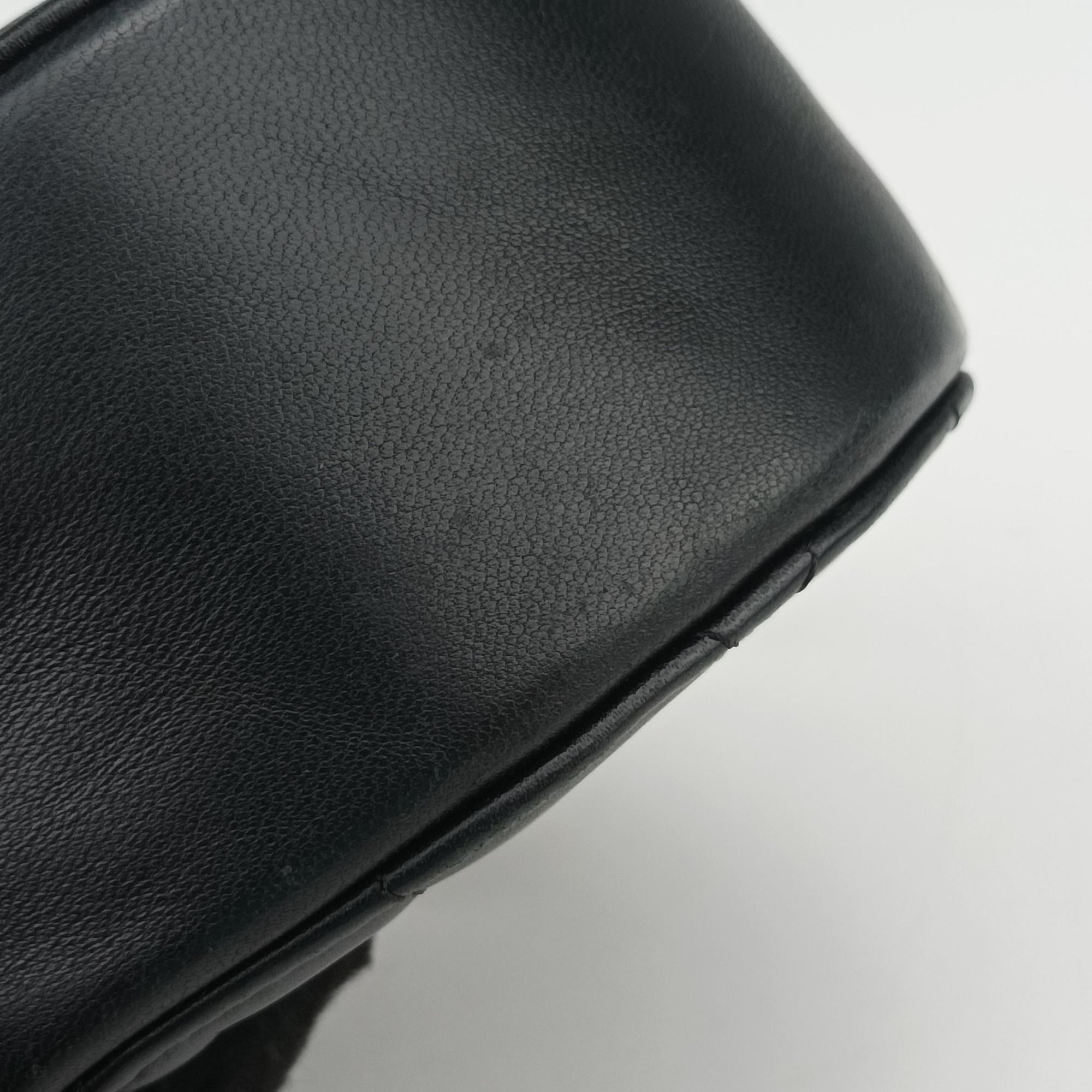 Pre-owned Chanel Matelasse Round Black lambskin AP0245 shoulderbag | stylenewstar