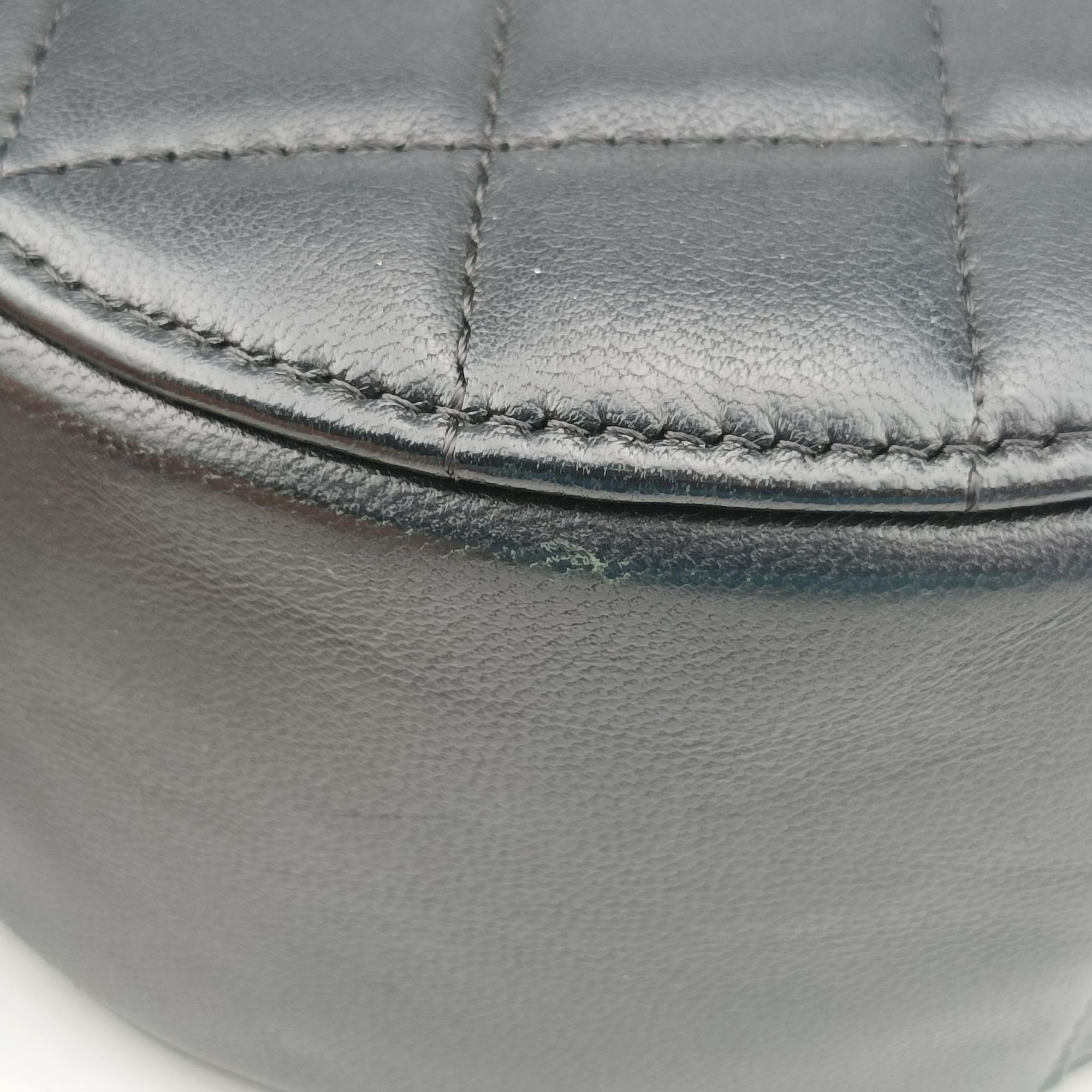 Pre-owned Chanel Matelasse Round Black lambskin AP0245 shoulderbag | stylenewstar