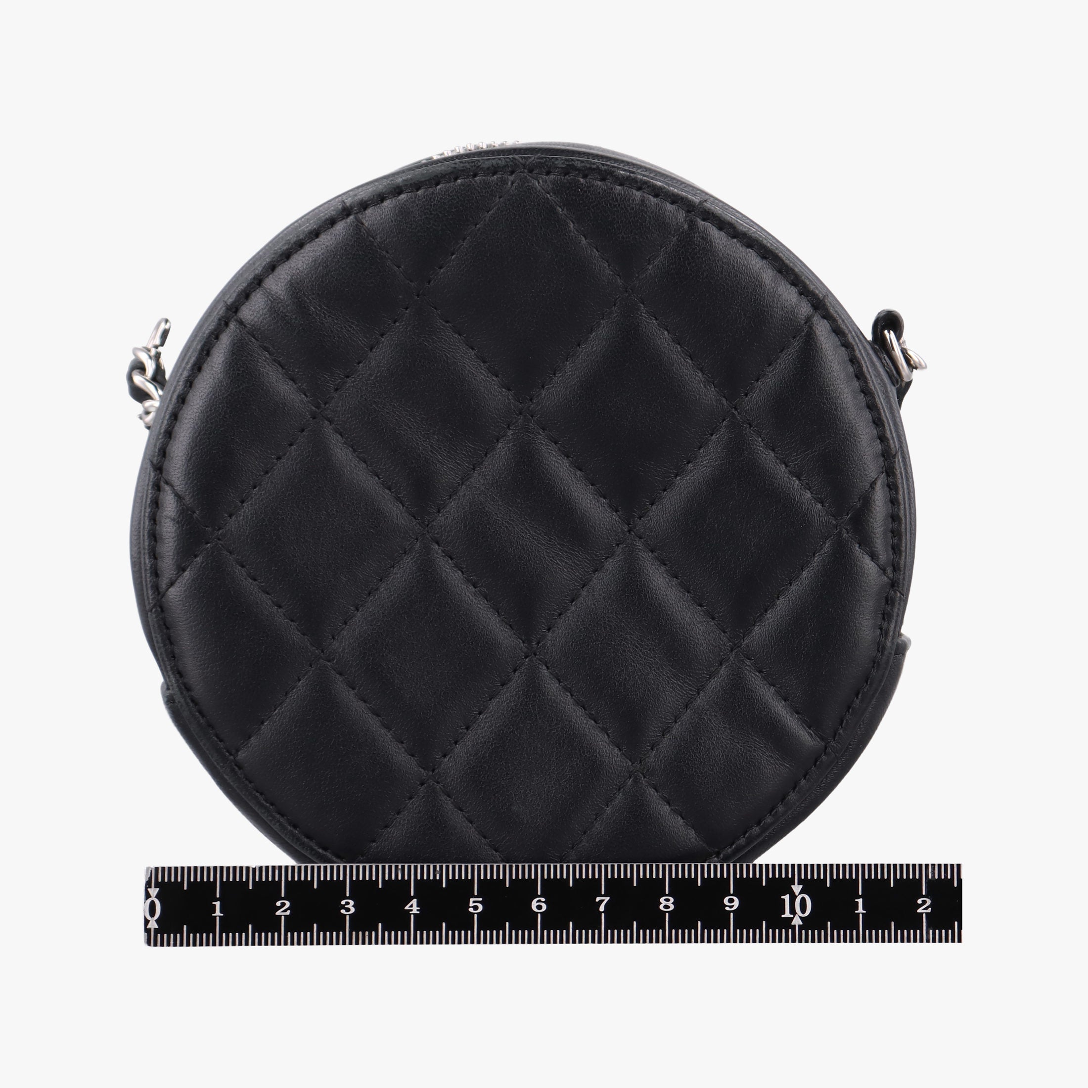 Pre-owned Chanel Matelasse Round Black lambskin AP0245 shoulderbag | stylenewstar