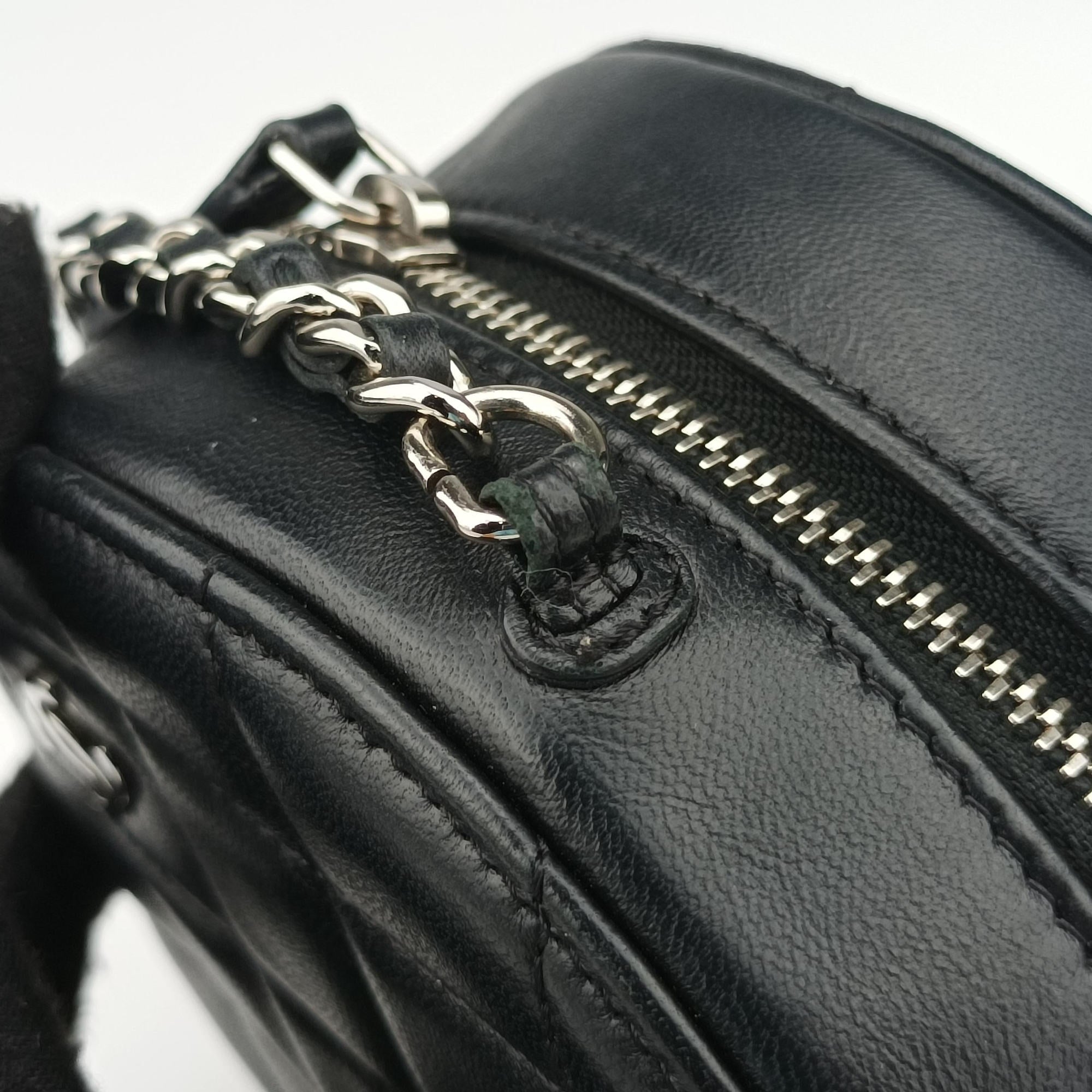 Pre-owned Chanel Matelasse Round Black lambskin AP0245 shoulderbag | stylenewstar