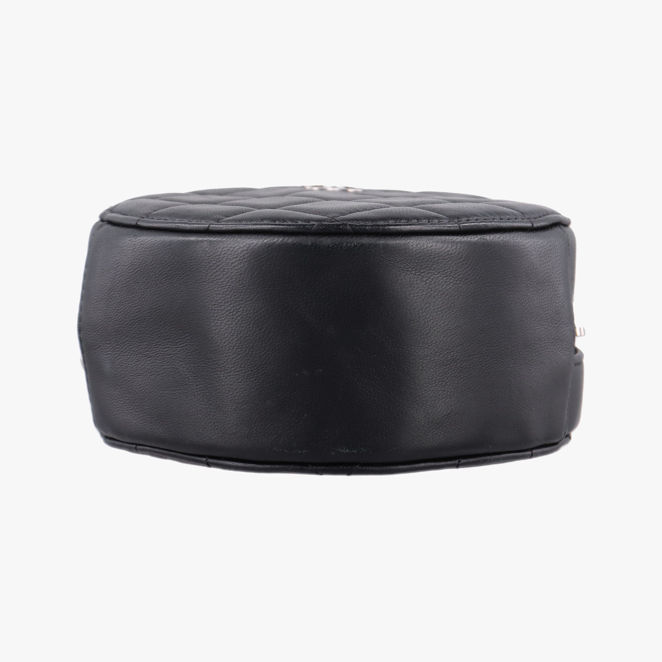 Pre-owned Chanel Matelasse Round Black lambskin AP0245 shoulderbag | stylenewstar