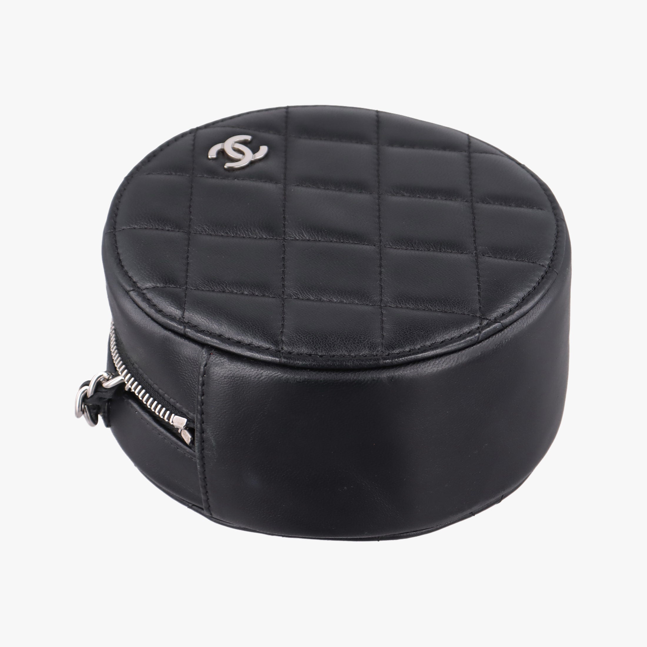 Pre-owned Chanel Matelasse Round Black lambskin AP0245 shoulderbag | stylenewstar