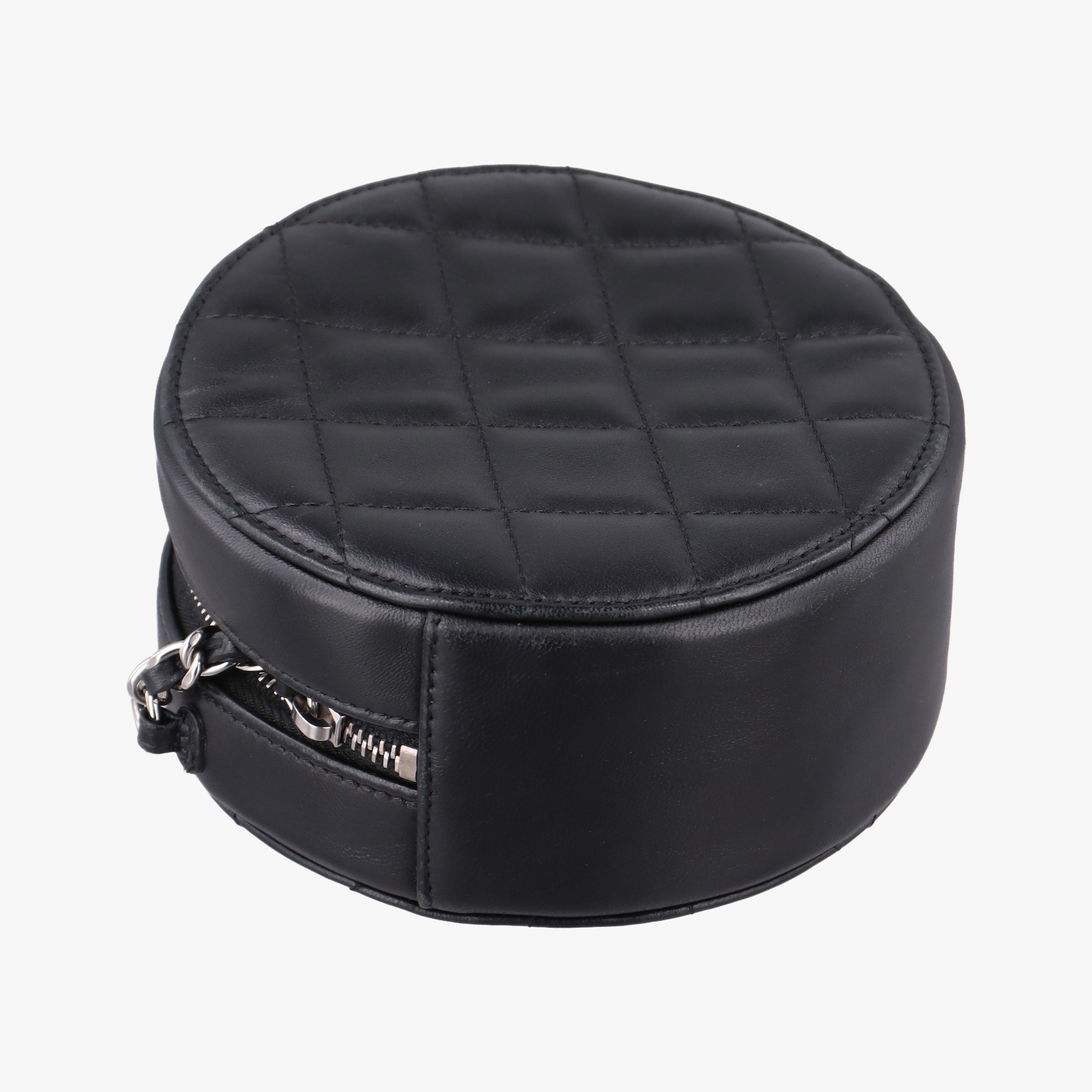 Pre-owned Chanel Matelasse Round Black lambskin AP0245 shoulderbag | stylenewstar