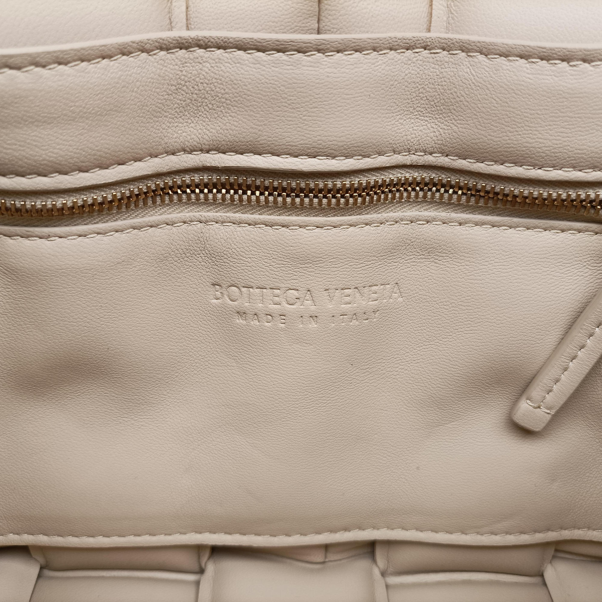 Pre-owned Bottega Veneta Padded CASSETTE Beige lambskin  shoulderbag | stylenewstar
