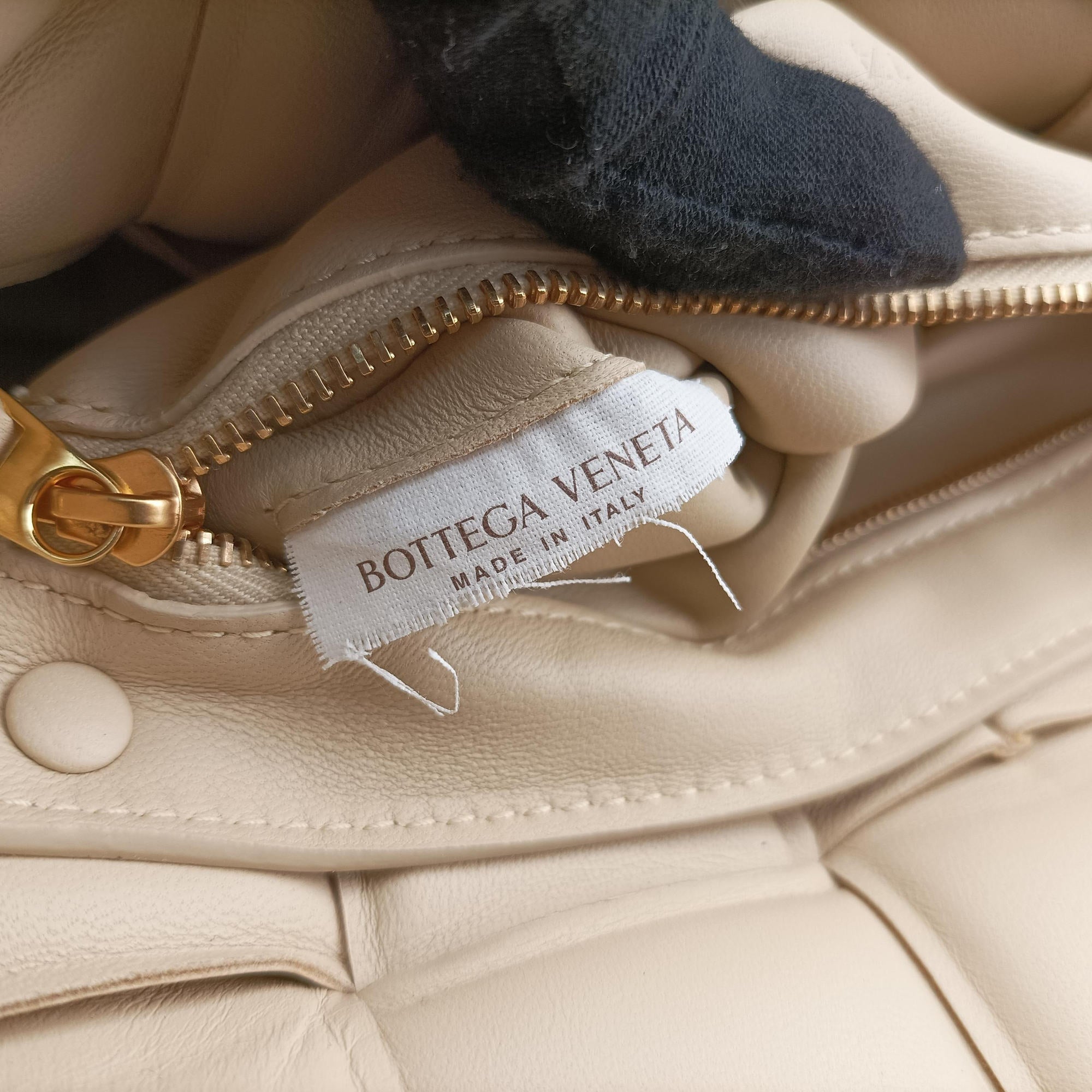 Pre-owned Bottega Veneta Padded CASSETTE Beige lambskin  shoulderbag | stylenewstar