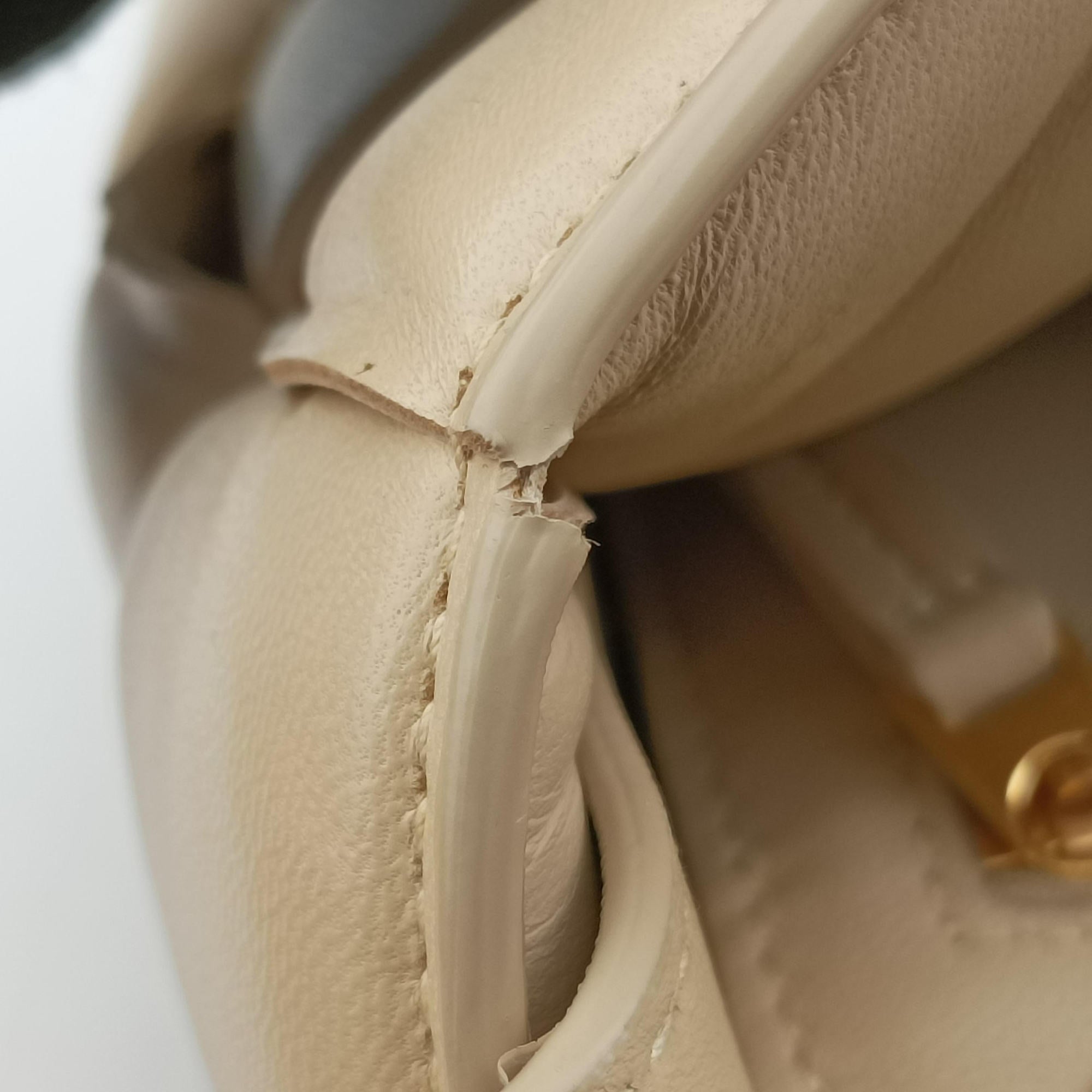 Pre-owned Bottega Veneta Padded CASSETTE Beige lambskin  shoulderbag | stylenewstar