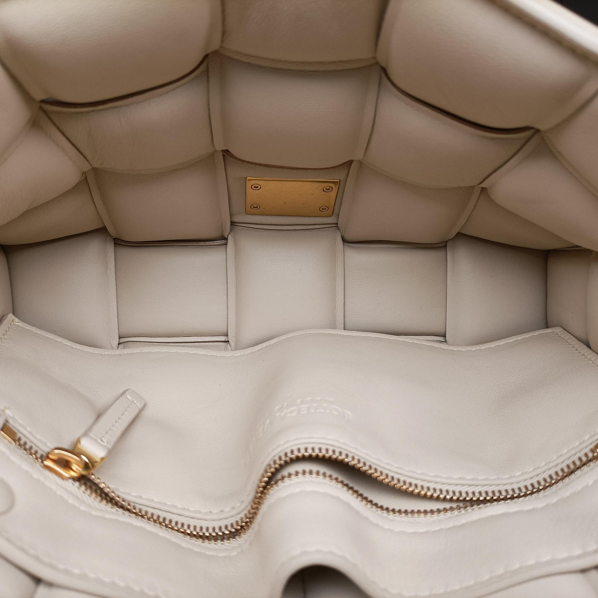 Pre-owned Bottega Veneta Padded CASSETTE Beige lambskin  shoulderbag | stylenewstar
