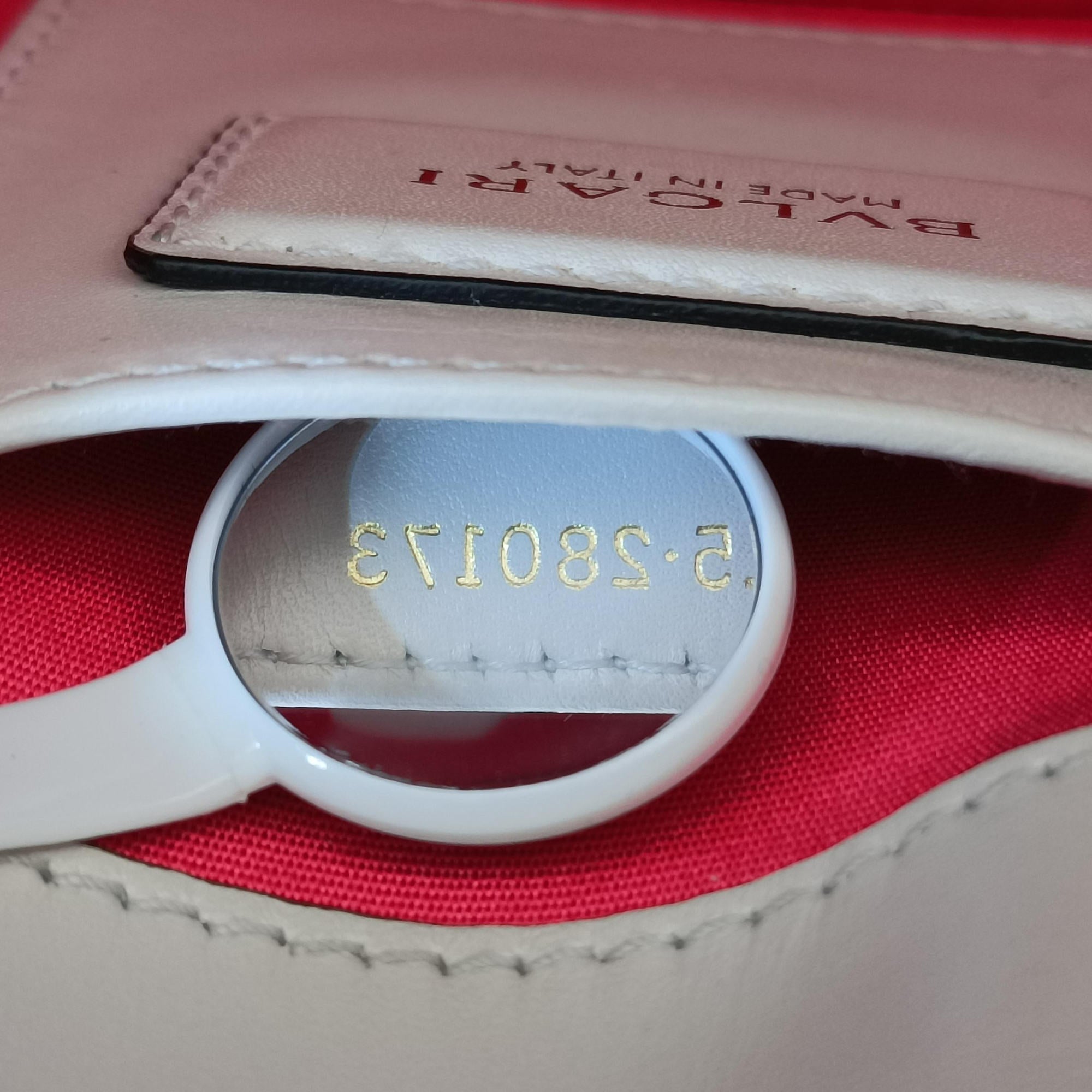 Pre-owned Bvlgari SERPENTI FOREVER White Leather  shoulderbag | stylenewstar