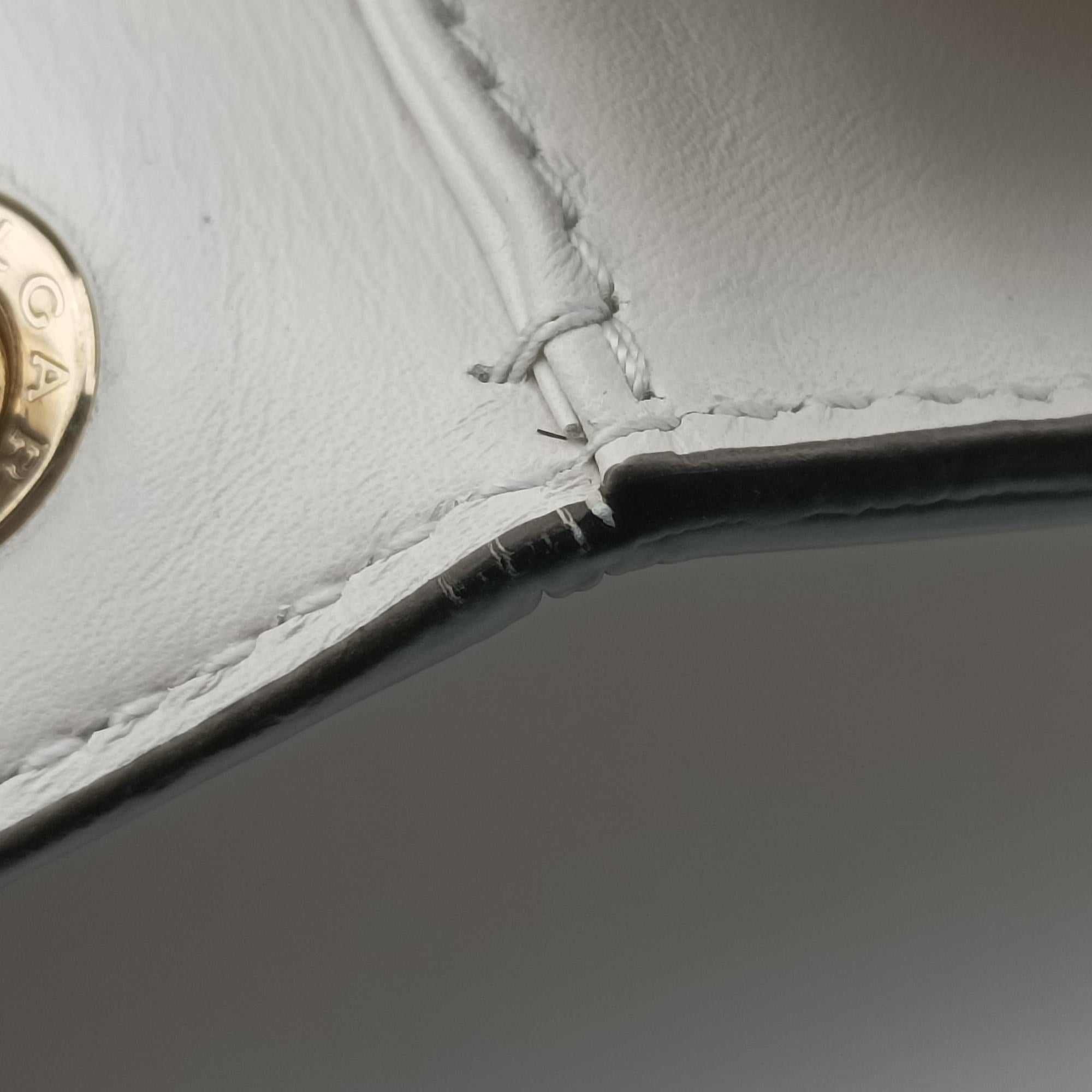 Pre-owned Bvlgari SERPENTI FOREVER White Leather  shoulderbag | stylenewstar