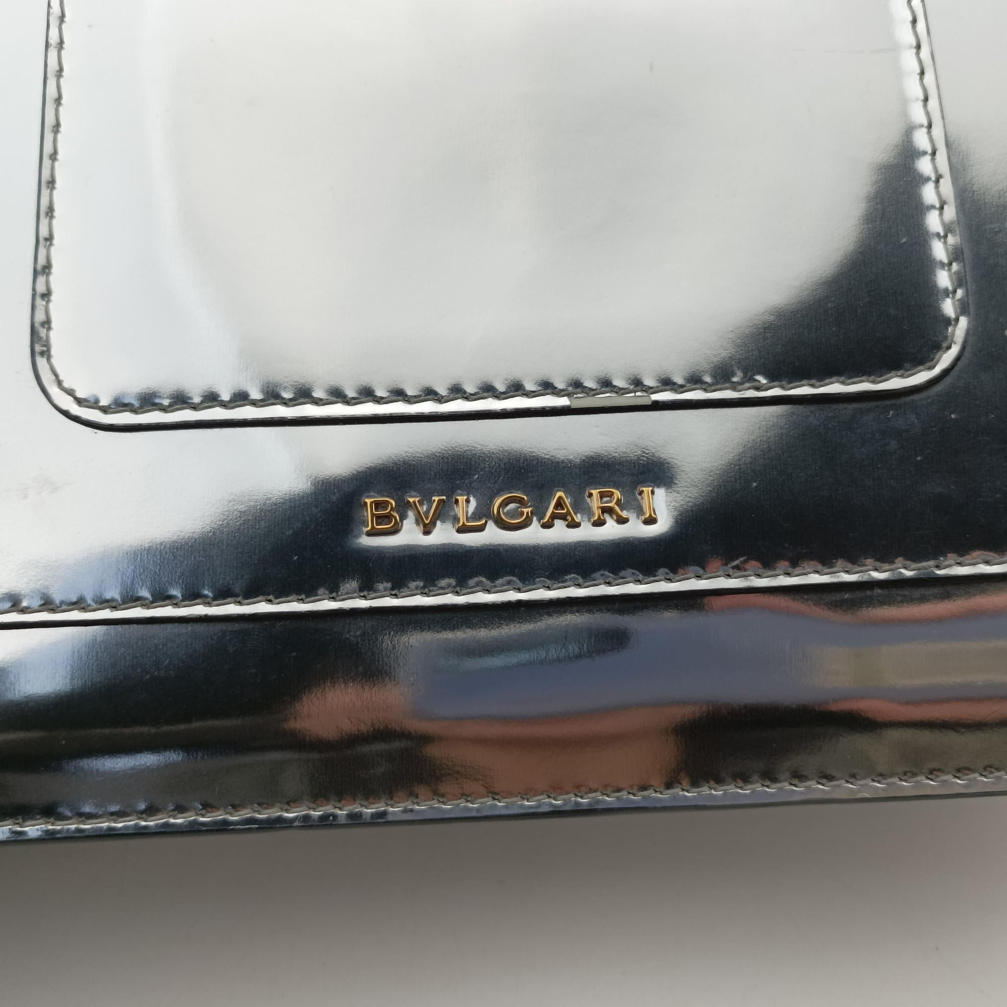Pre-owned Bvlgari SERPENTI FOREVER Silver Patent  shoulderbag | stylenewstar