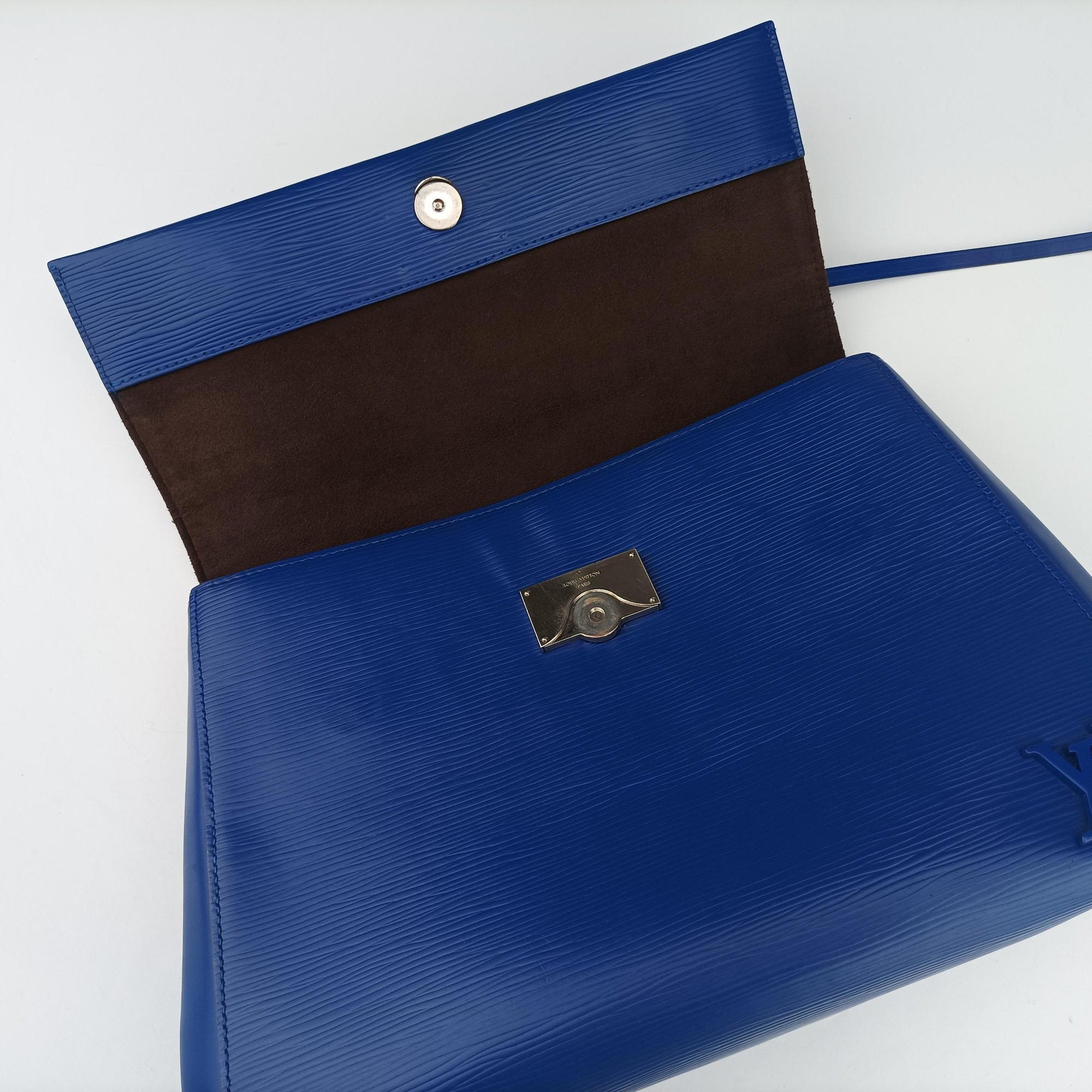 Pre-owned Louis Vuitton Cluny MM Navy Epi M41299 shoulderbag | stylenewstar