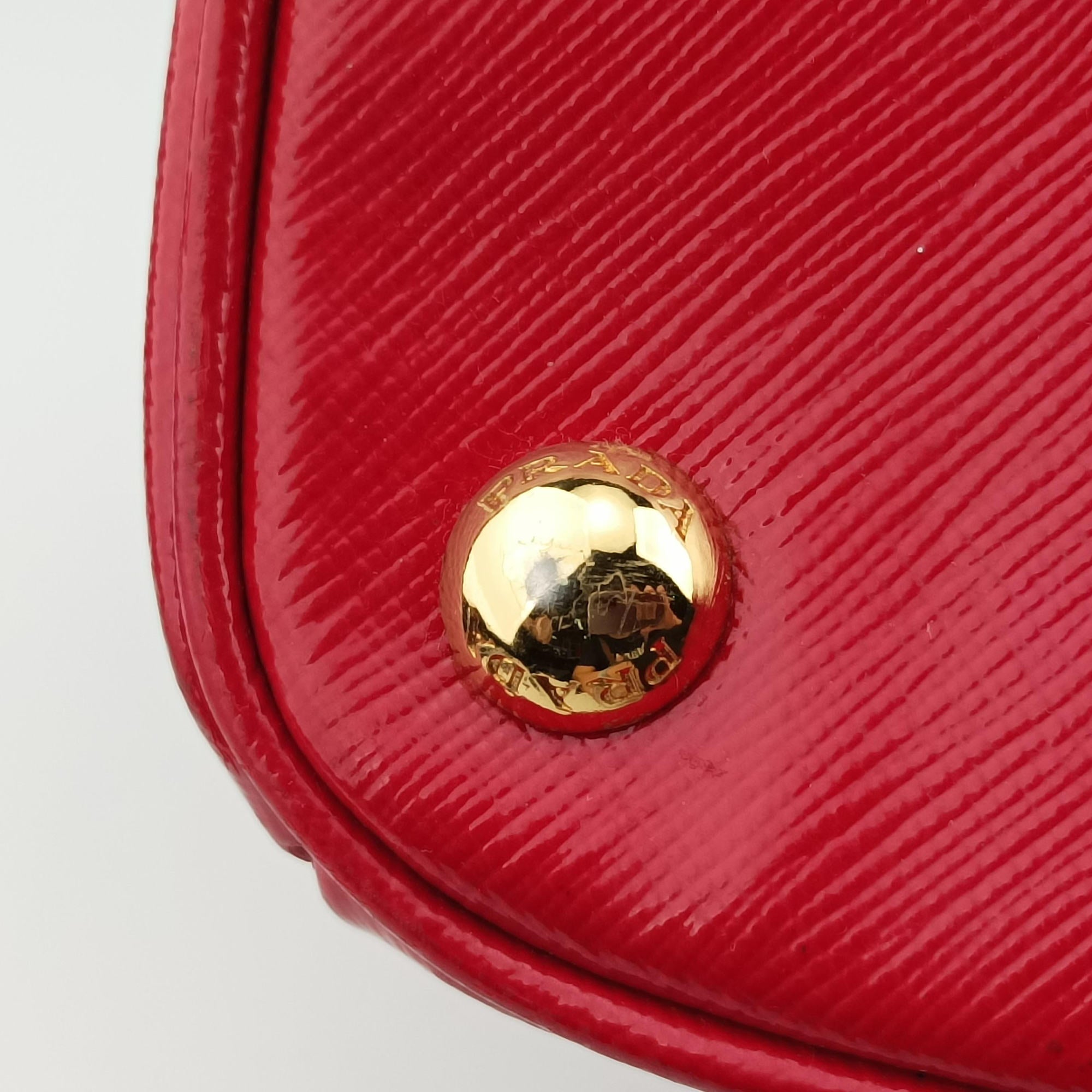 Pre-owned Prada Galleria Red SAFFIANO Patent BN1801 shoulderbag | stylenewstar