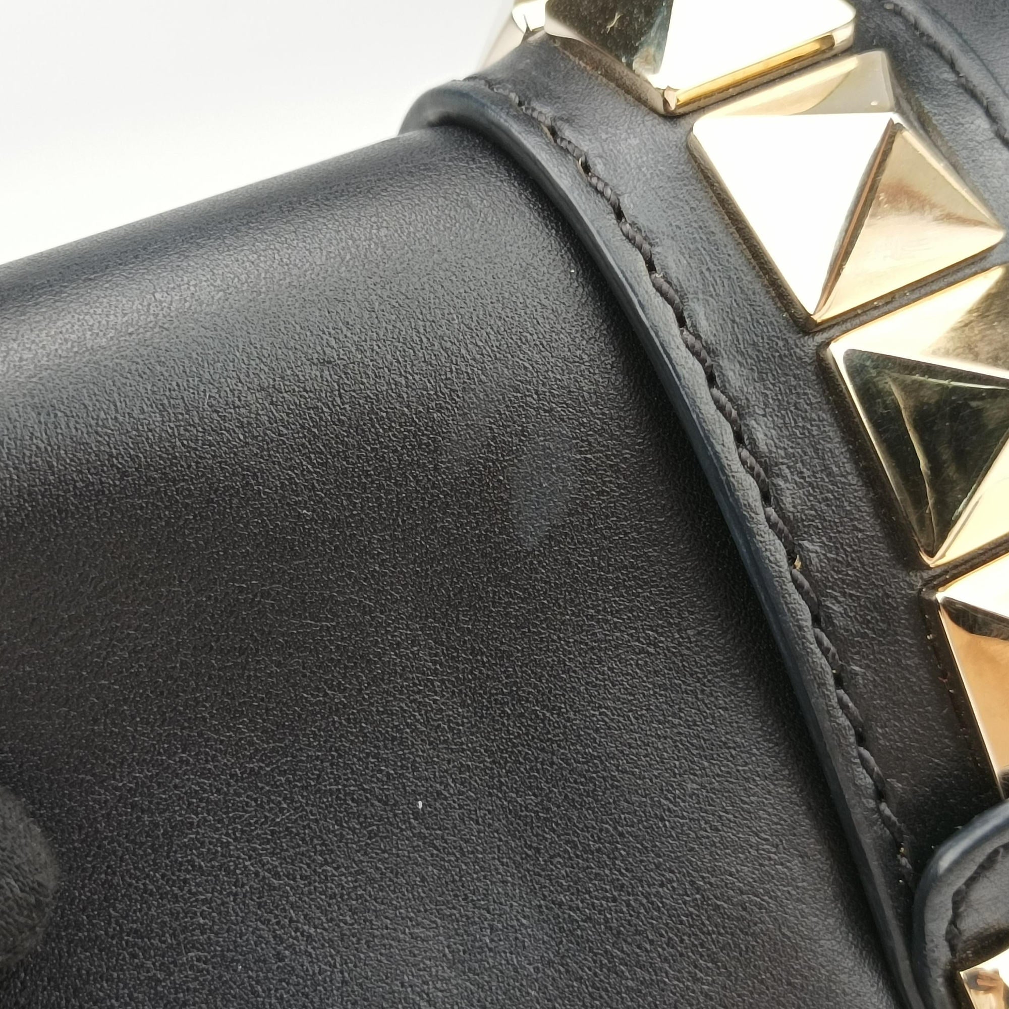 Pre-owned Valentino Rockstud Glam Lock Black Leather  shoulderbag | stylenewstar