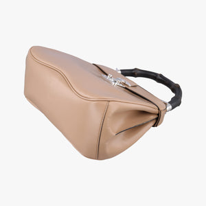 Pre-owned Gucci Bamboo Beige leather 331830 handbag | stylenewstar