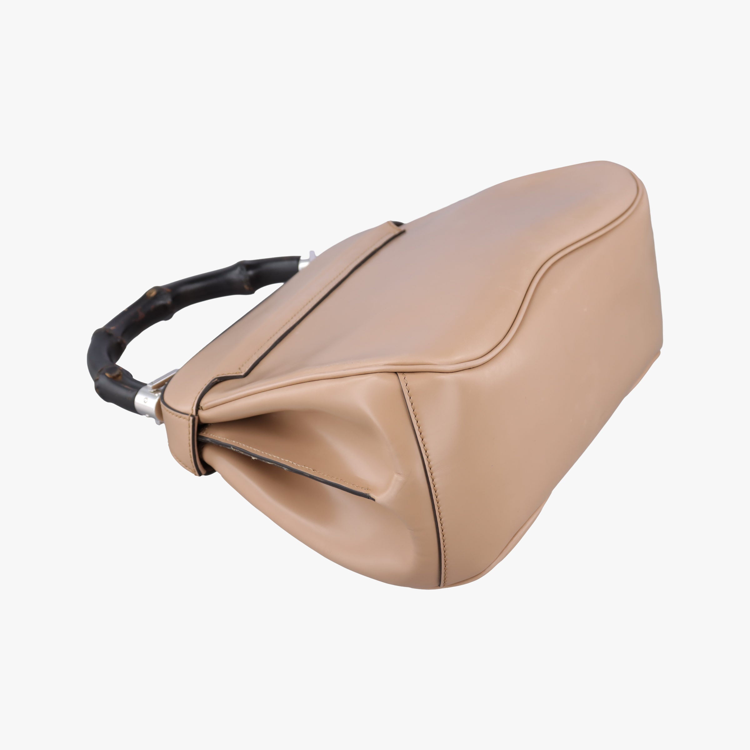 Pre-owned Gucci Bamboo Beige leather 331830 handbag | stylenewstar