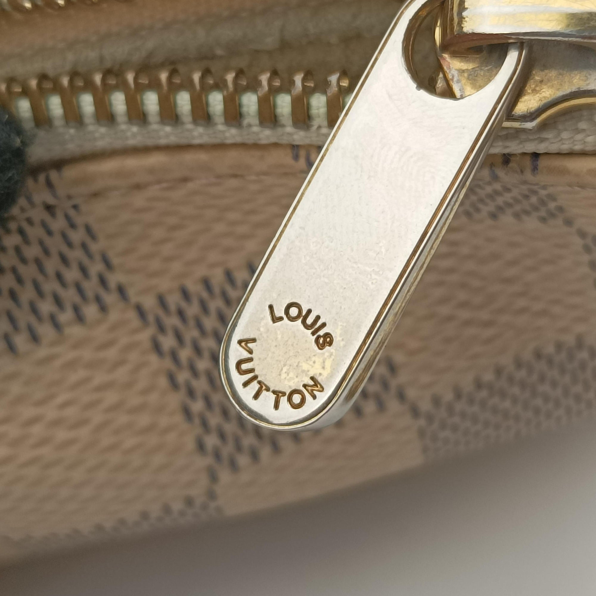 Pre-owned Louis Vuitton Pochette Mila MM AZUR Damier Canvas N60027 handbag | stylenewstar