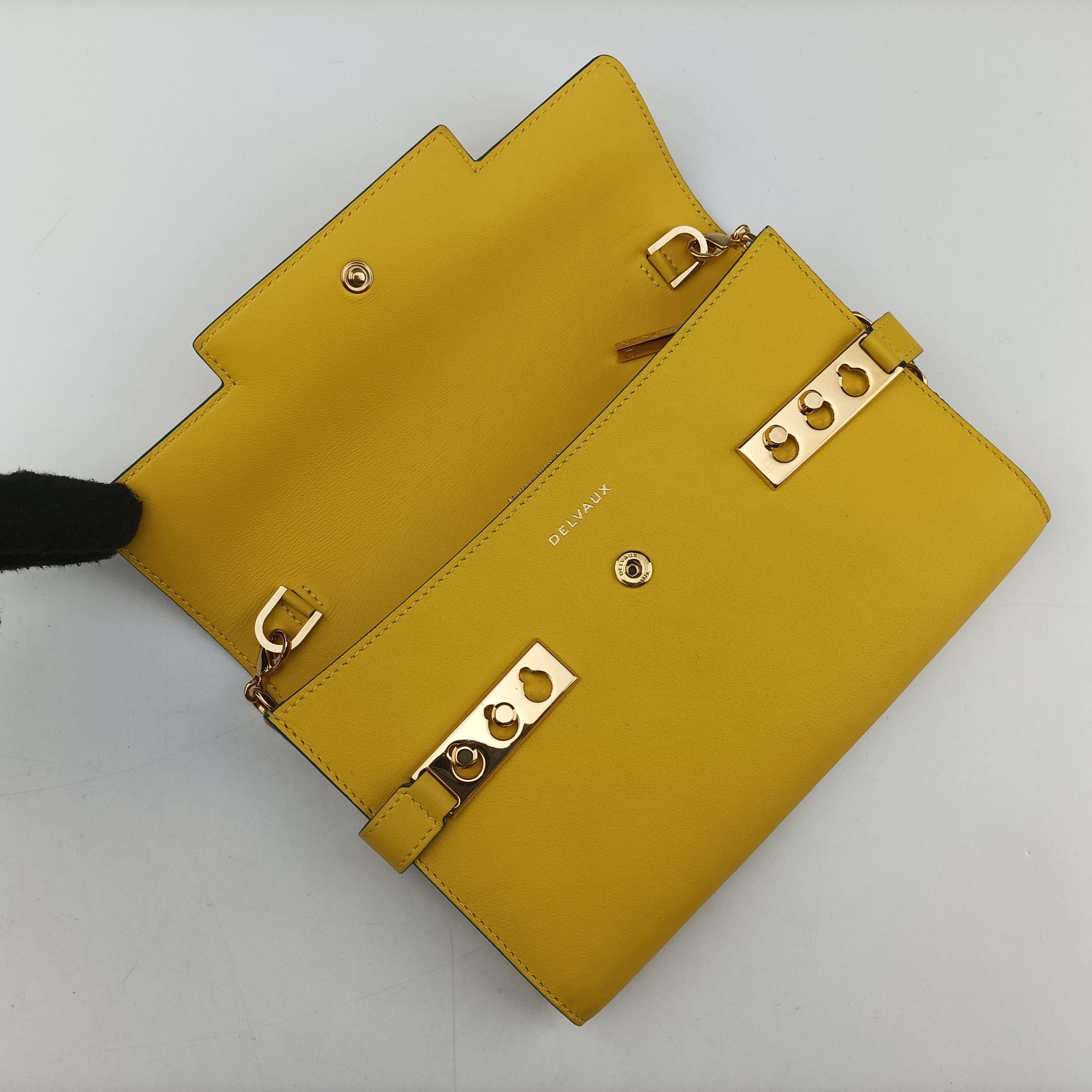 Secondhand Delvaux Tempete Yellow leather  shoulderbag | stylenewstar