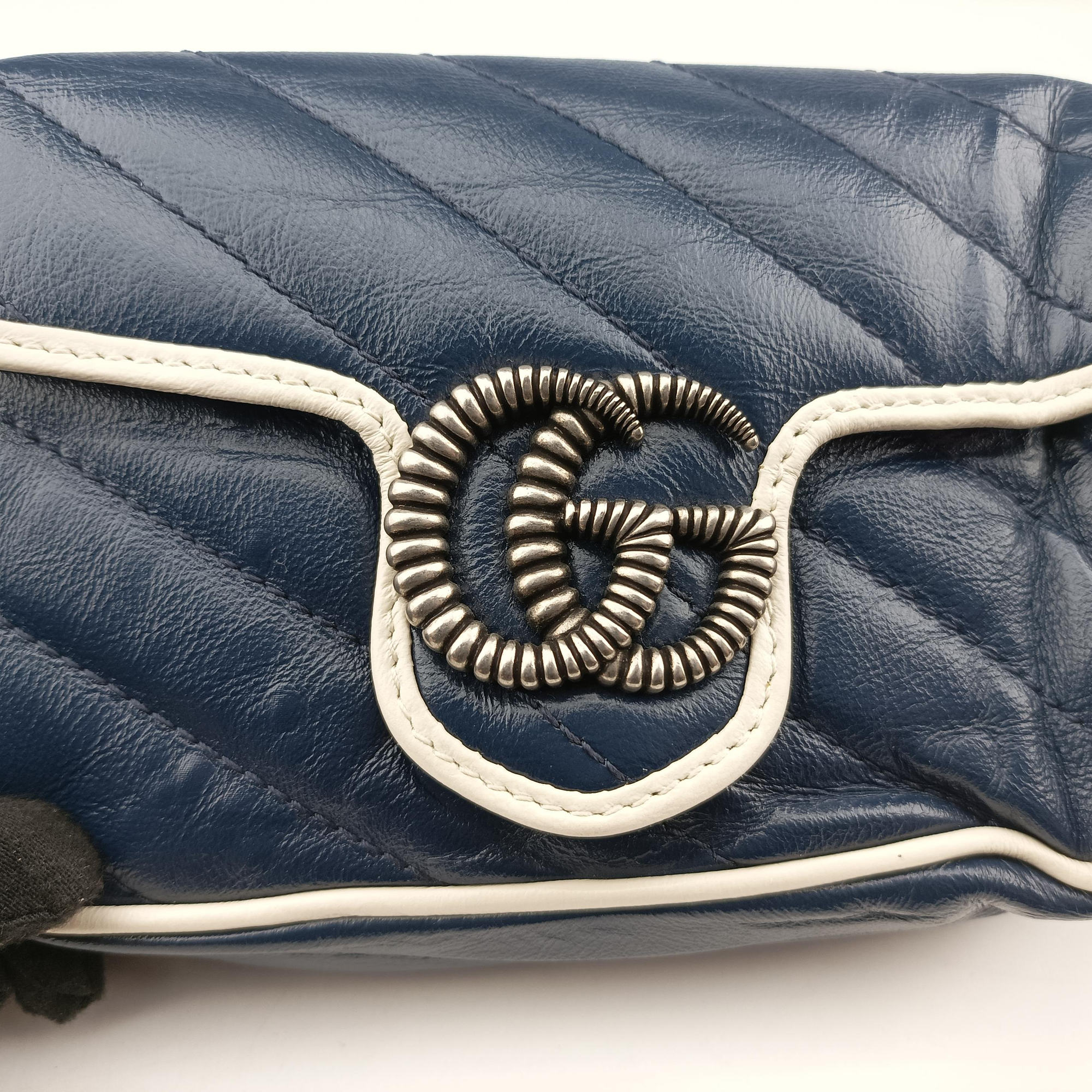 Pre-owned Gucci GG Marmont White×blue Leather 574969 shoulderbag | stylenewstar