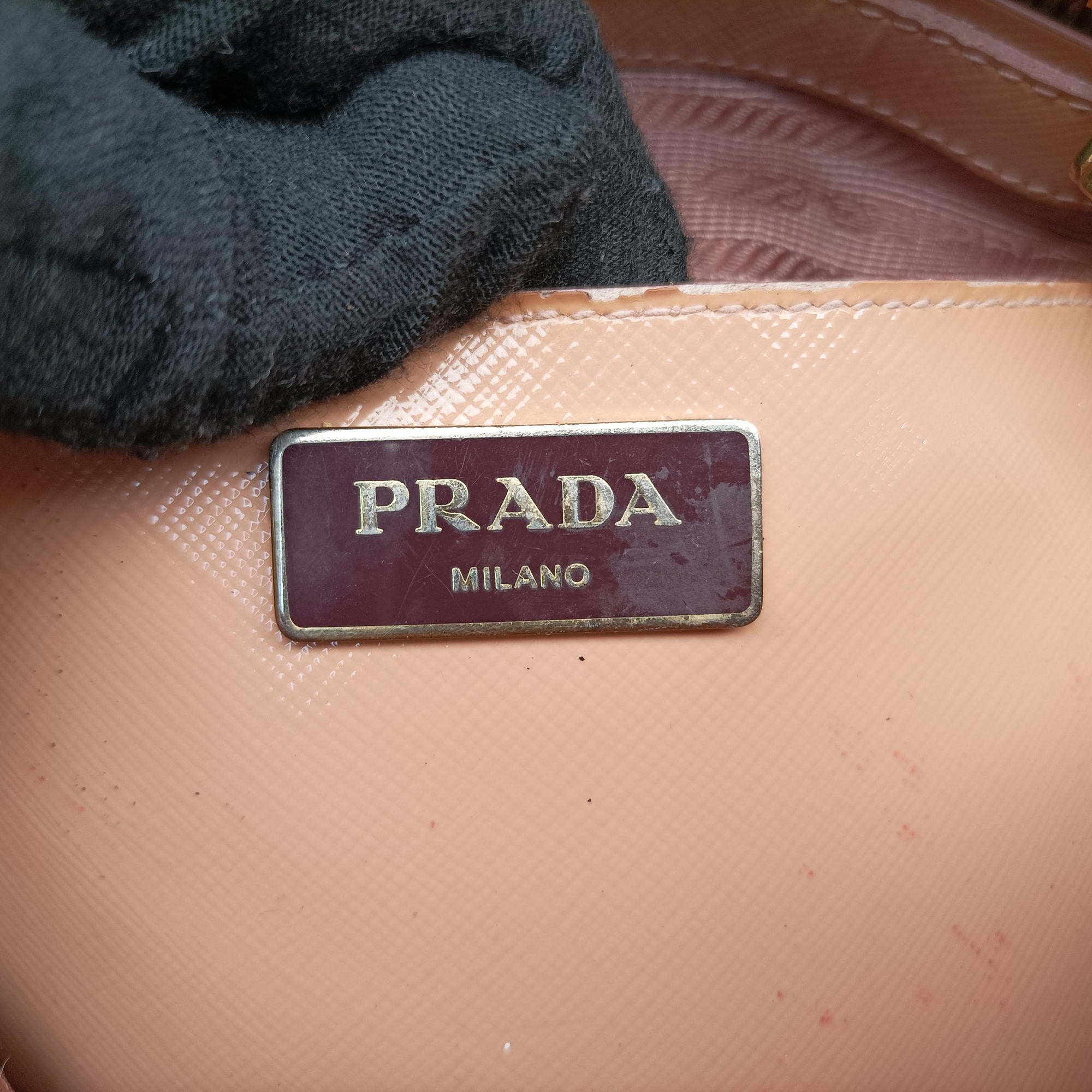 Pre-owned Prada Promenade Beige SAFFIANO patent BN2567 handbag | stylenewstar