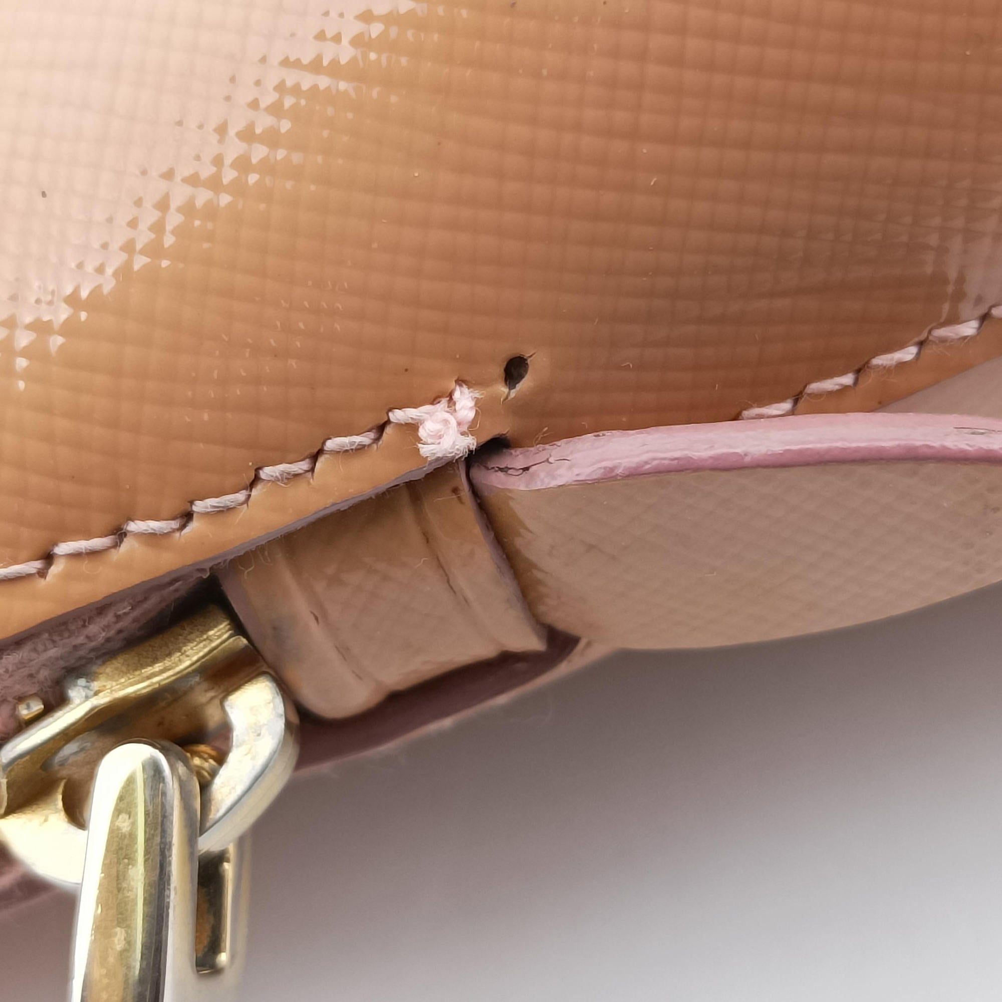 Pre-owned Prada Promenade Beige SAFFIANO patent BN2567 handbag | stylenewstar