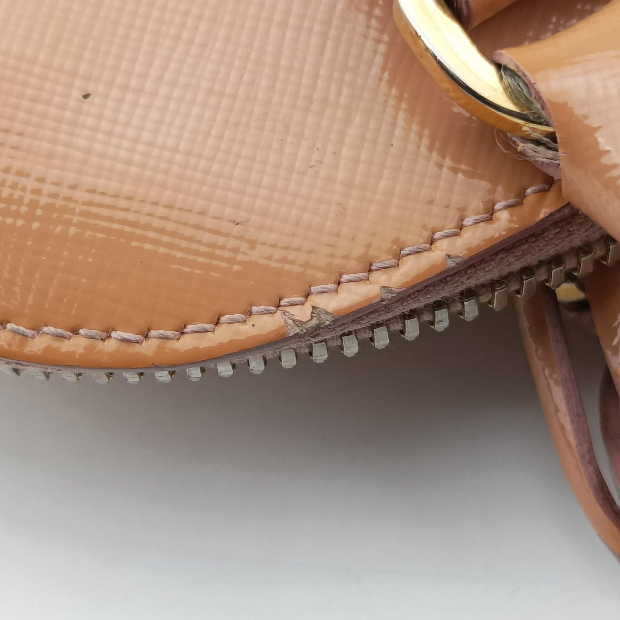 Pre-owned Prada Promenade Beige SAFFIANO patent BN2567 handbag | stylenewstar