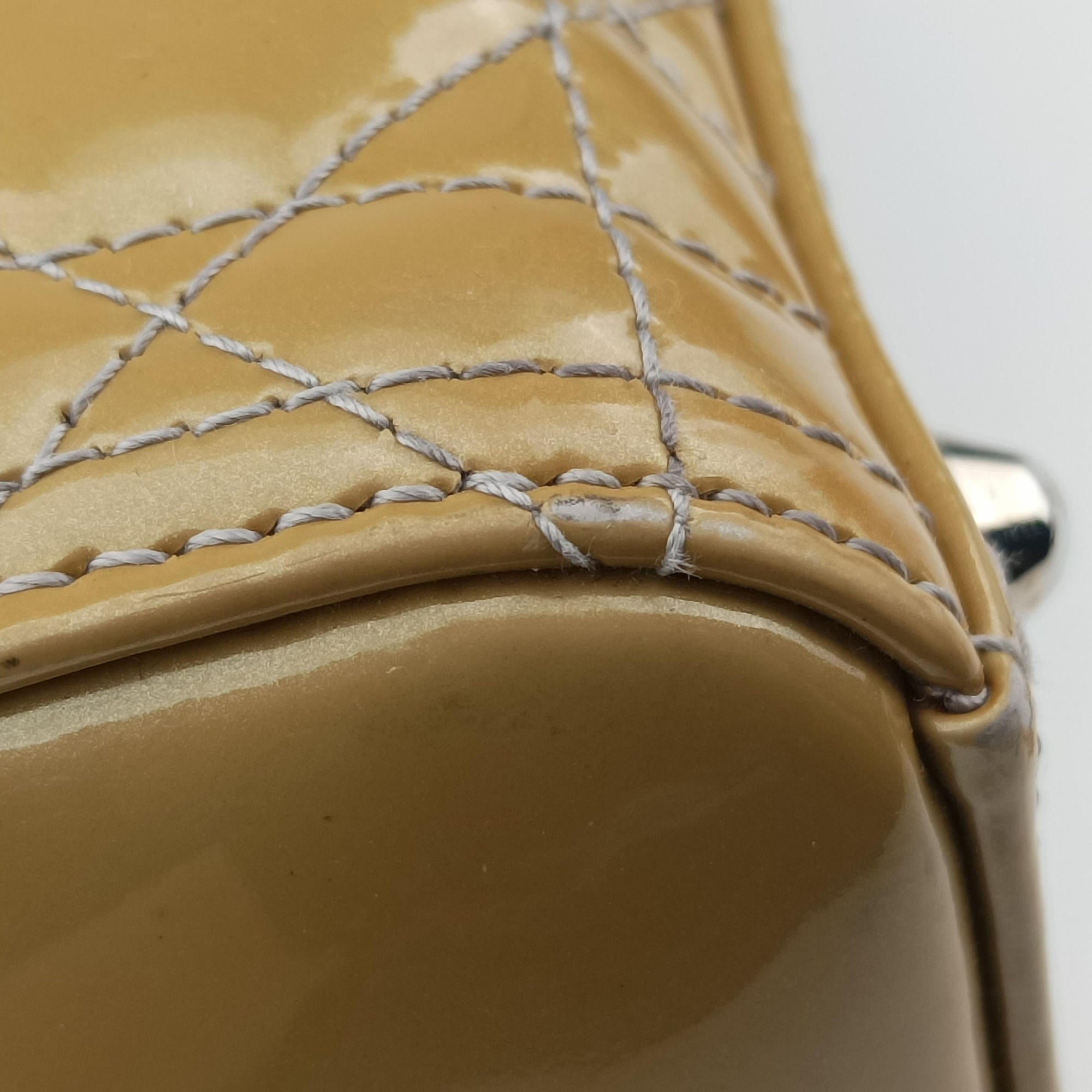 Secondhand Christian Dior Lady Dior Beige Patent  shoulderbag | stylenewstar