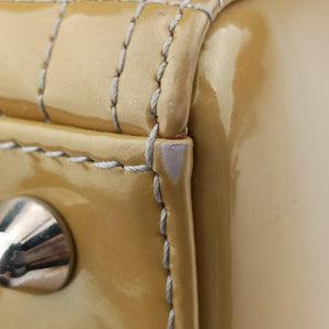 Secondhand Christian Dior Lady Dior Beige Patent  shoulderbag | stylenewstar