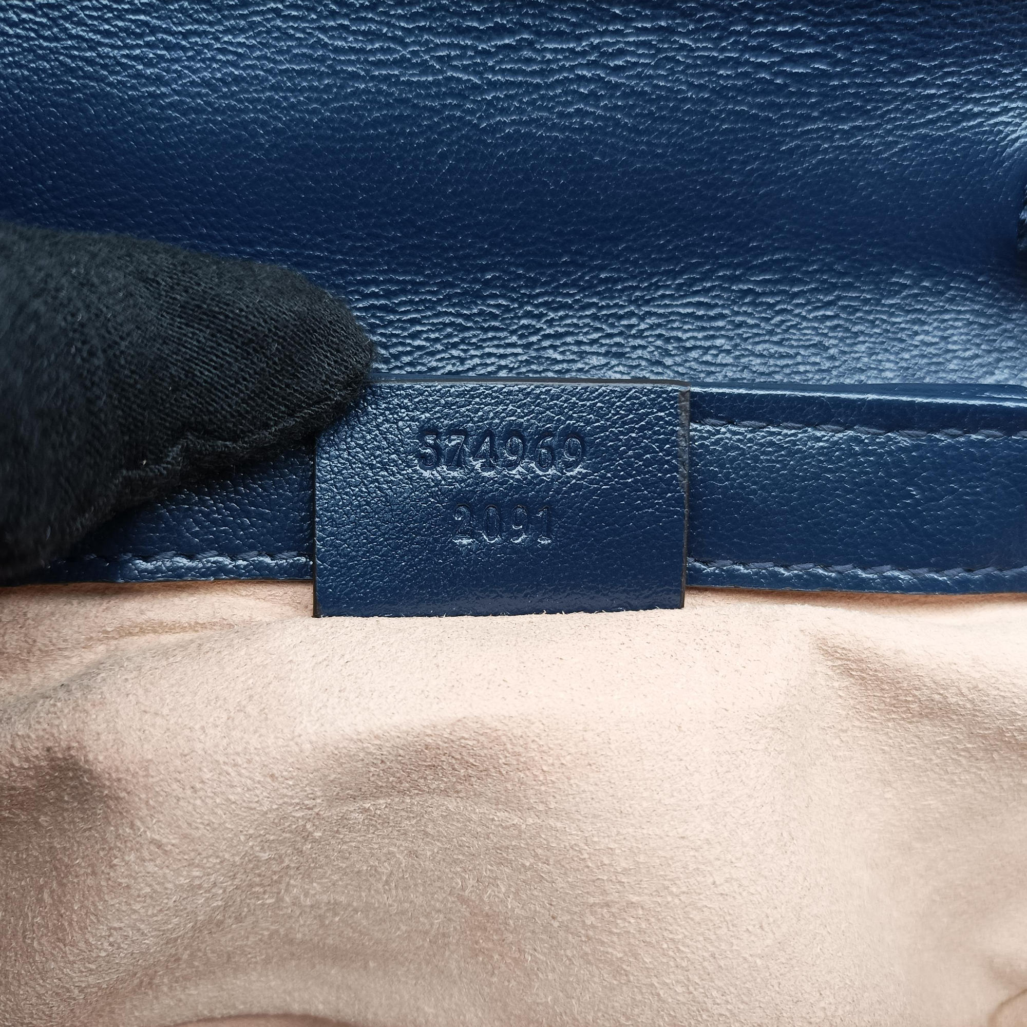 Pre-owned Gucci GG Marmont White×navy Leather 574969 shoulderbag | stylenewstar