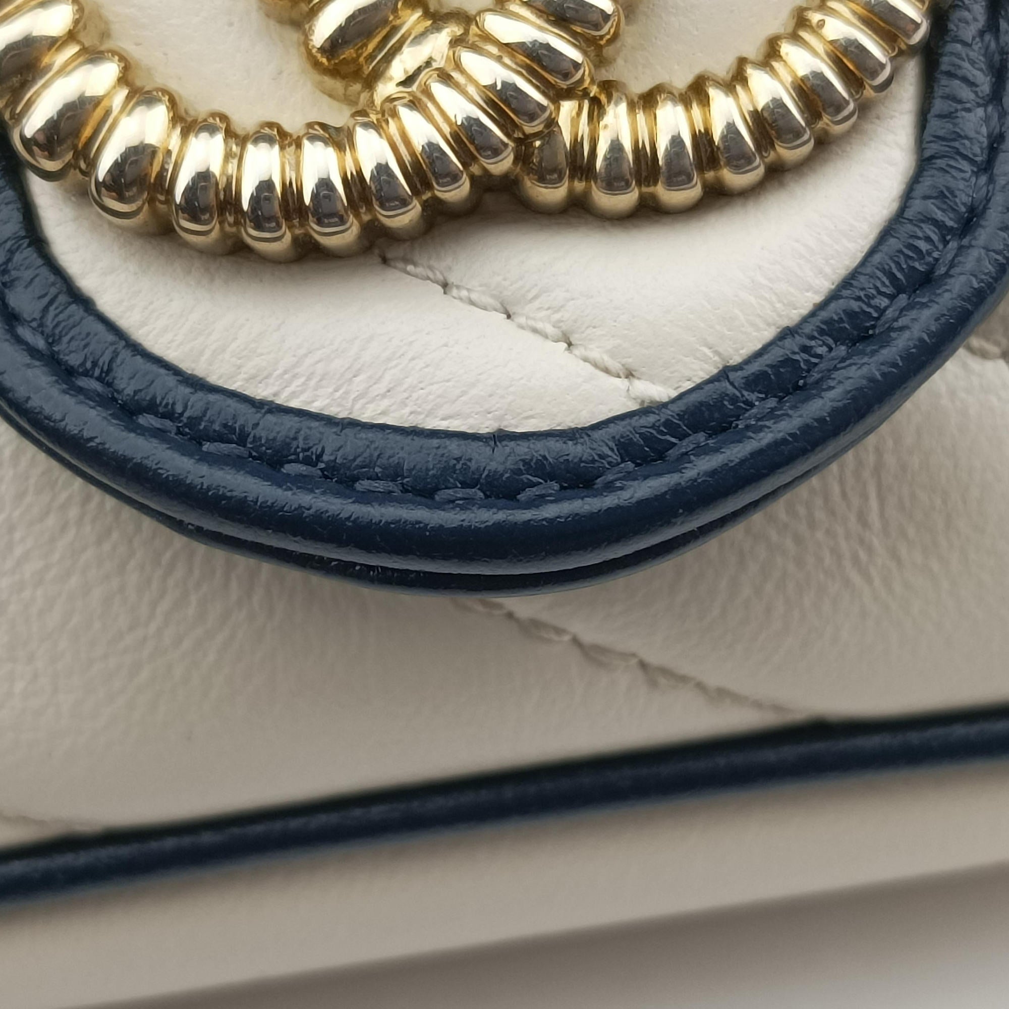 Pre-owned Gucci GG Marmont White×navy Leather 574969 shoulderbag | stylenewstar