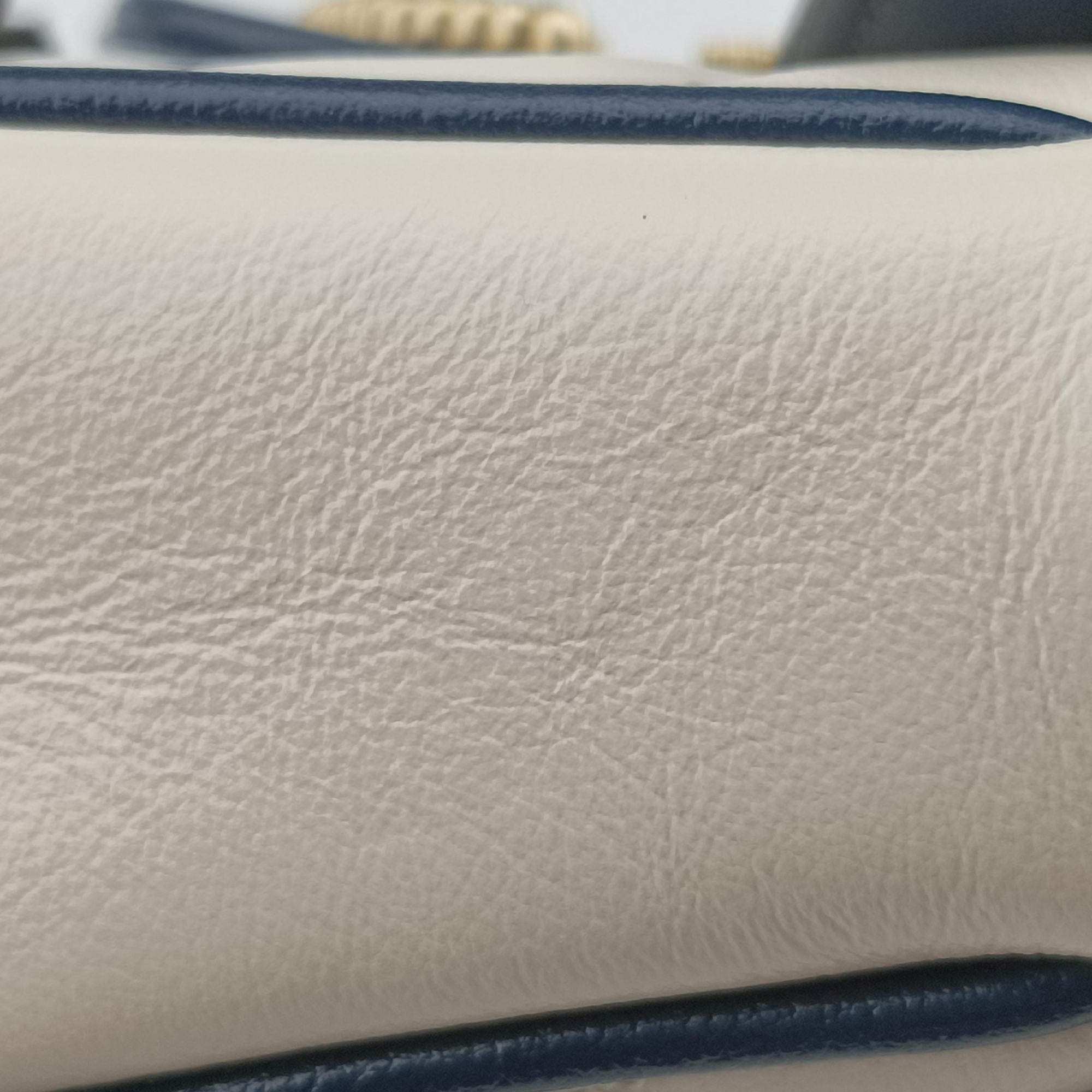 Pre-owned Gucci GG Marmont White×navy Leather 574969 shoulderbag | stylenewstar