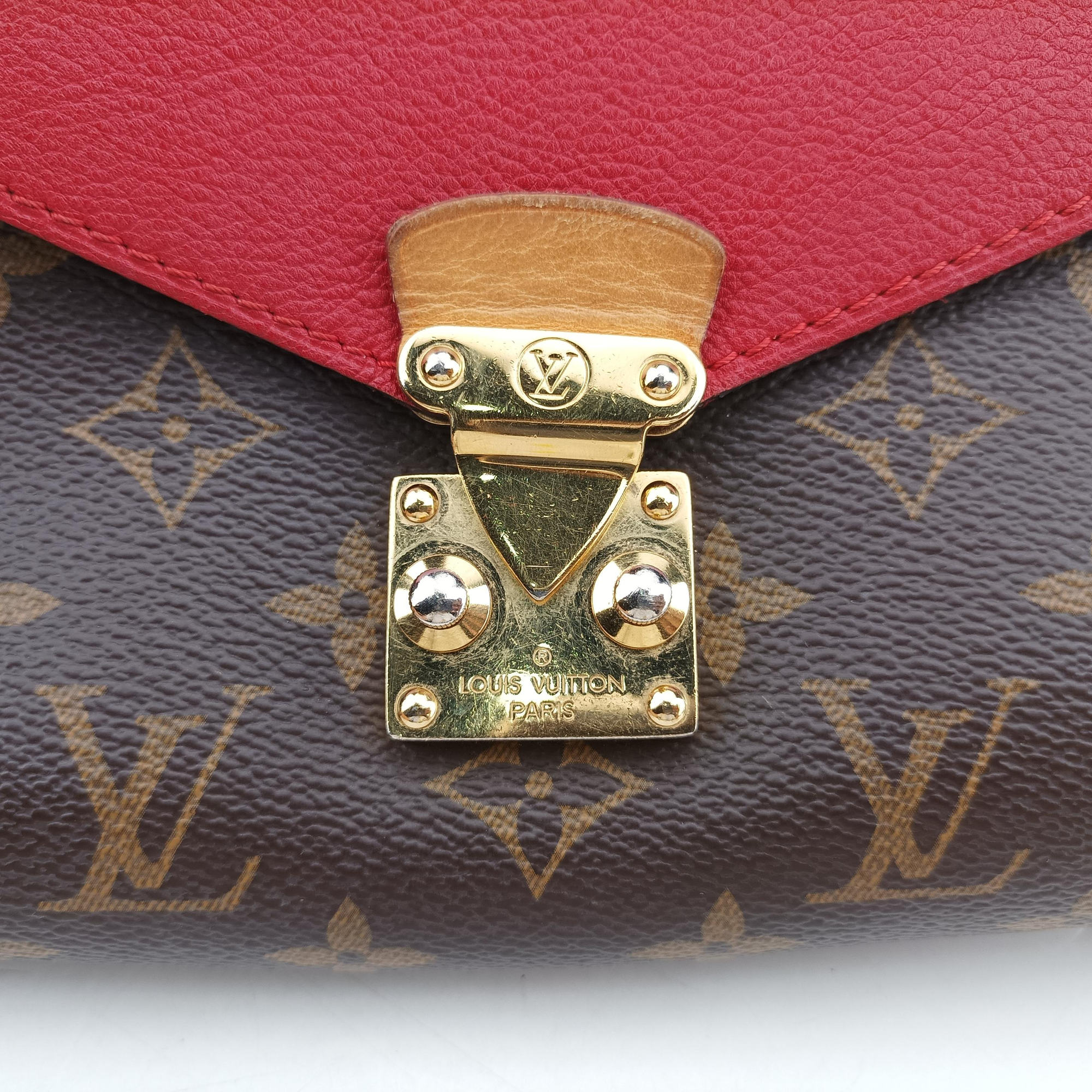 Secondhand Louis Vuitton PALLAS Chain Brown×CERISE Monogram Canvas×calf leather M41201 shoulderbag | stylenewstar