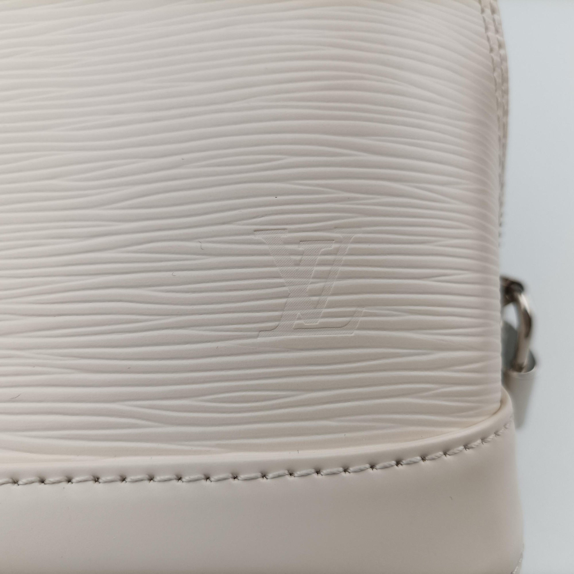 Secondhand Louis Vuitton Alma BB IVOIRE Epi M58706 shoulderbag | stylenewstar