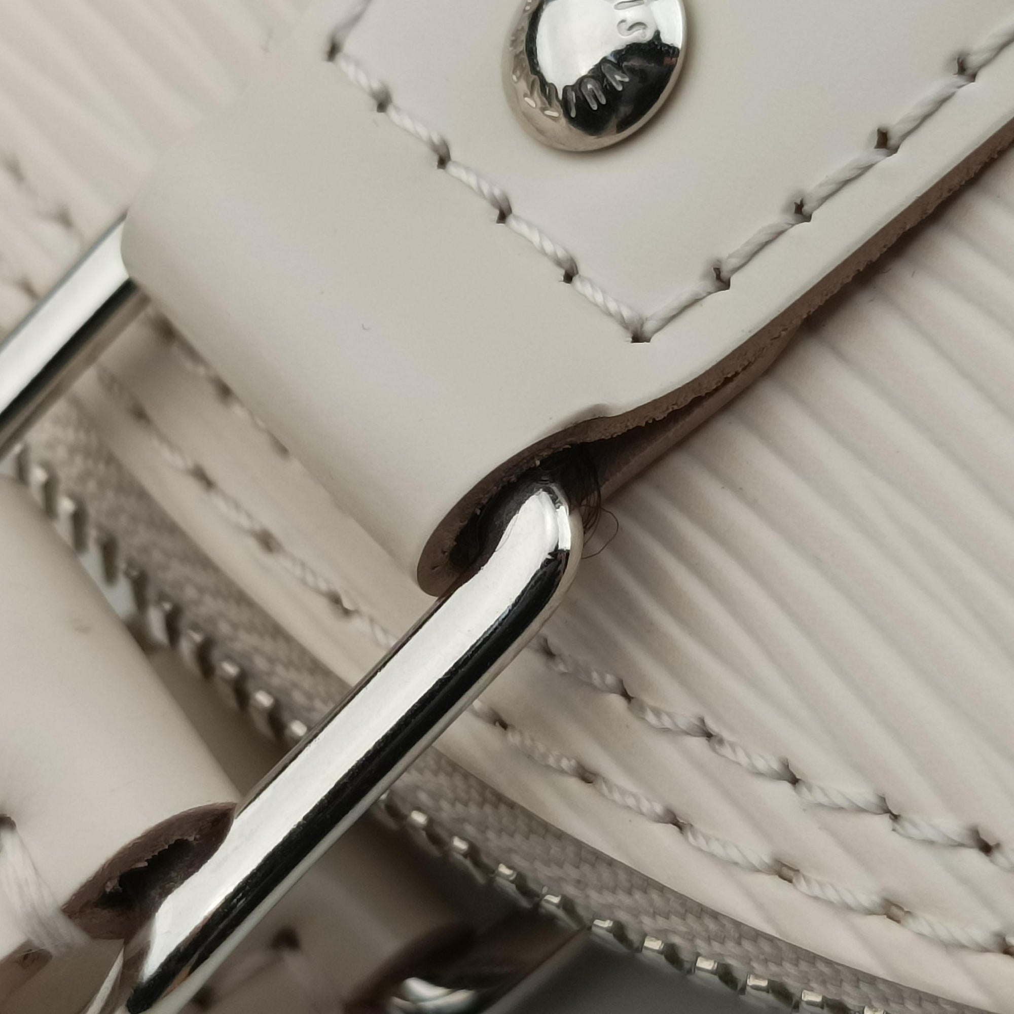 Secondhand Louis Vuitton Alma BB IVOIRE Epi M58706 shoulderbag | stylenewstar
