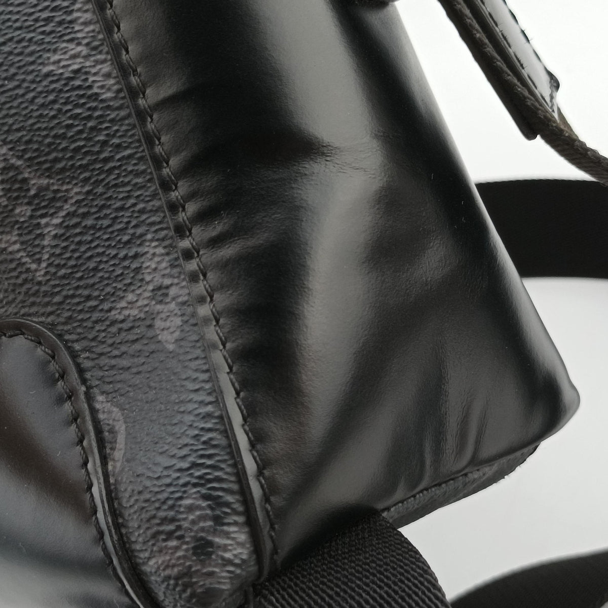 Pre-owned Louis Vuitton Messenger Voyage PM Noir Monogram Eclipse M40511 shoulderbag | stylenewstar