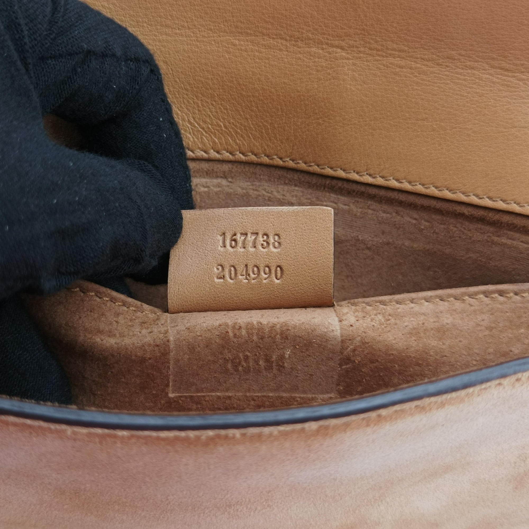 Pre-owned Gucci Romy Beige Suede 167738 clutchbag | stylenewstar
