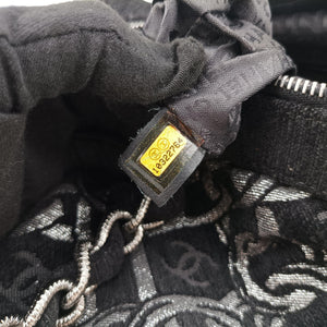 Vintage Chanel Interlocking CC Chain Motif Black Cotton Canvas interwoven A29996 shoulderbag | stylenewstar