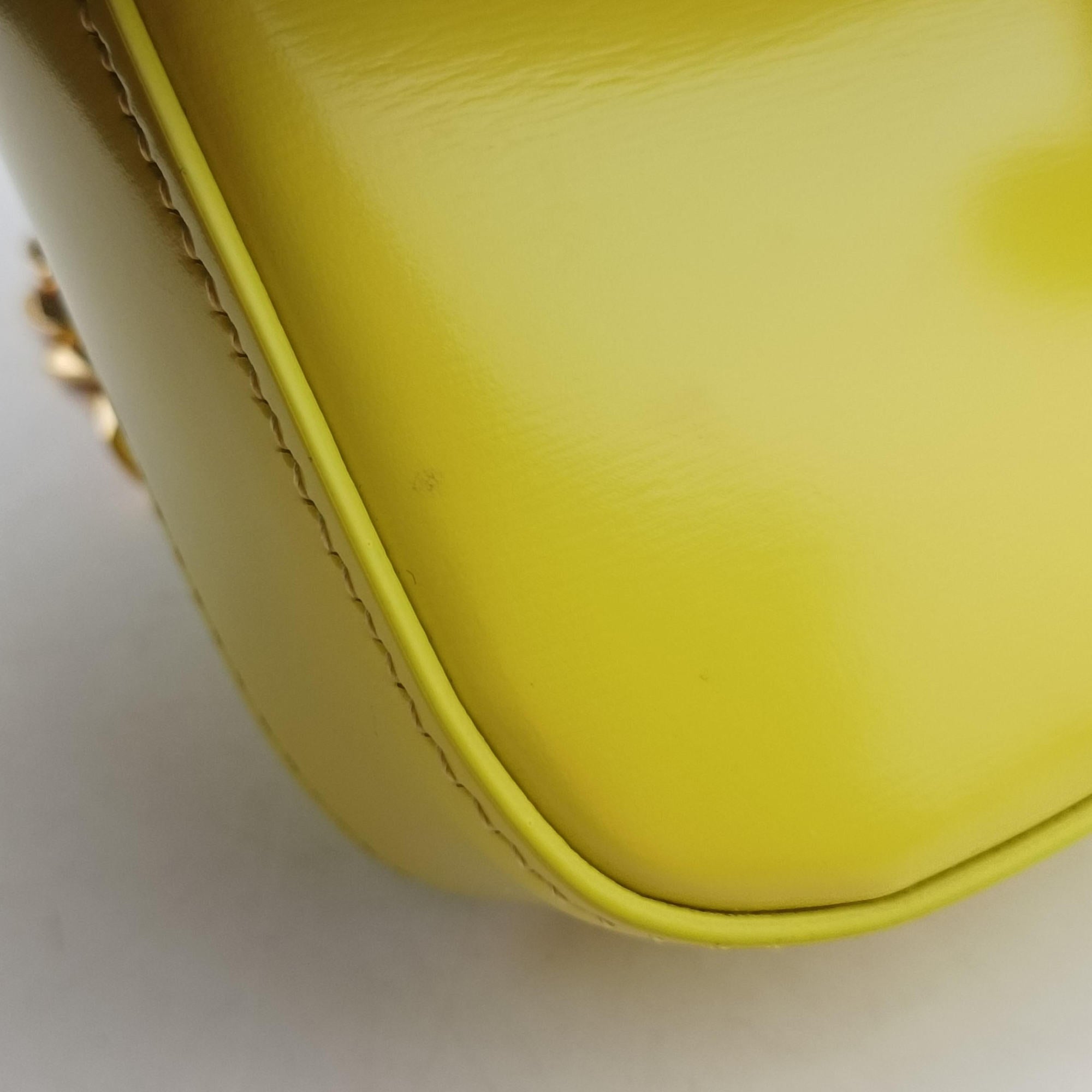 Pre-owned Celine Triomphe Chain Yellow Leather  shoulderbag | stylenewstar