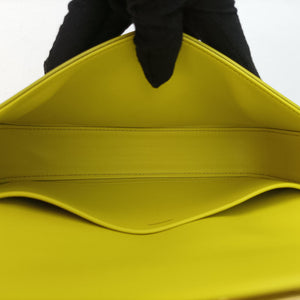 Pre-owned Celine Triomphe Chain Yellow Leather  shoulderbag | stylenewstar