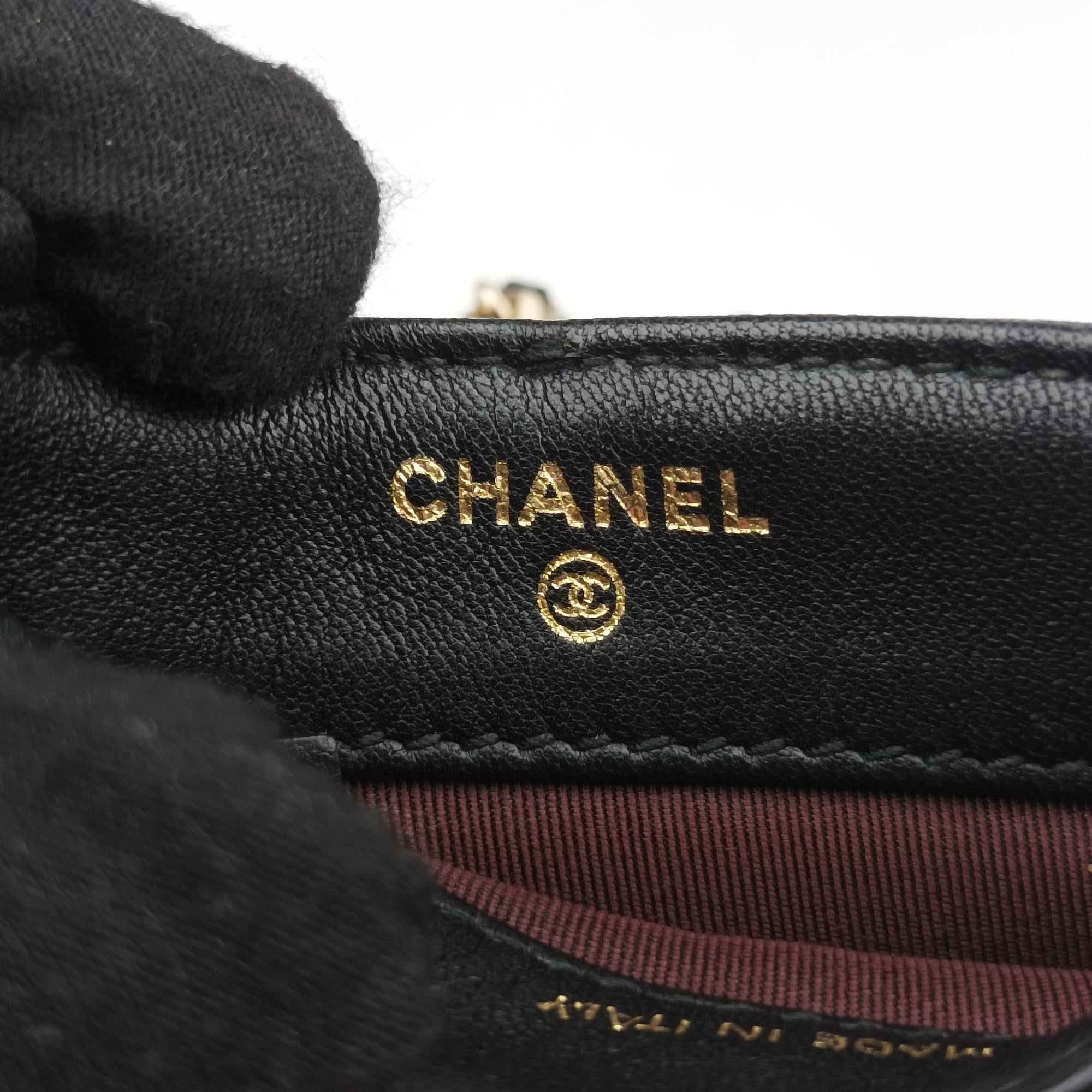 Pre-owned Chanel Tech Me Out phone case Black lambskin AP1161 shoulderbag | stylenewstar