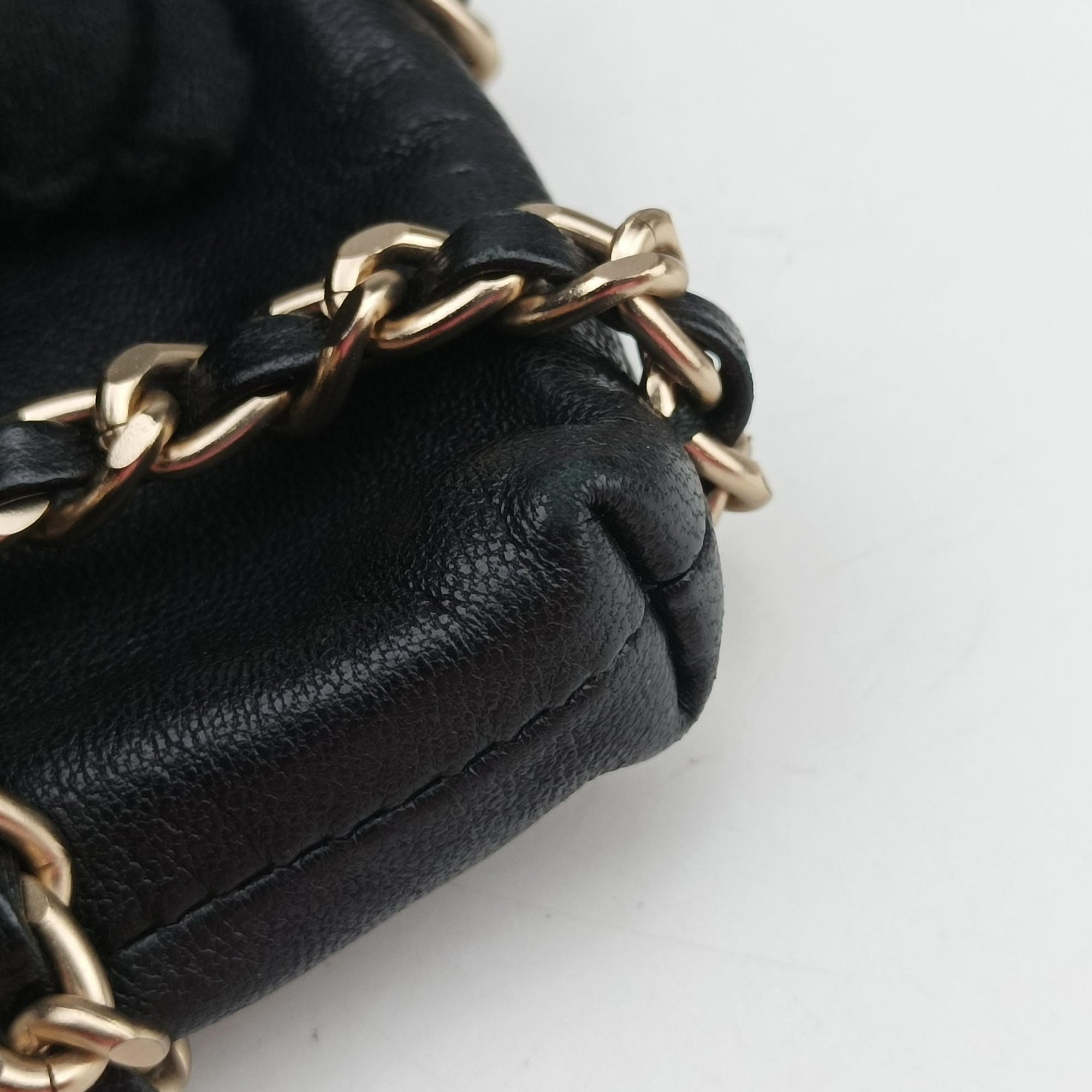 Pre-owned Chanel Tech Me Out phone case Black lambskin AP1161 shoulderbag | stylenewstar