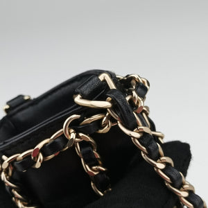 Pre-owned Chanel Tech Me Out phone case Black lambskin AP1161 shoulderbag | stylenewstar