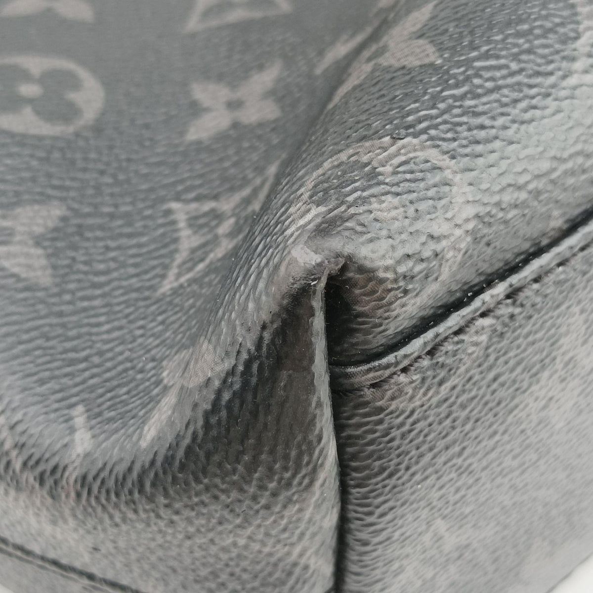 Pre-owned Louis Vuitton Explorer Noir Monogram Eclipse Canvas M40567 handbag | stylenewstar