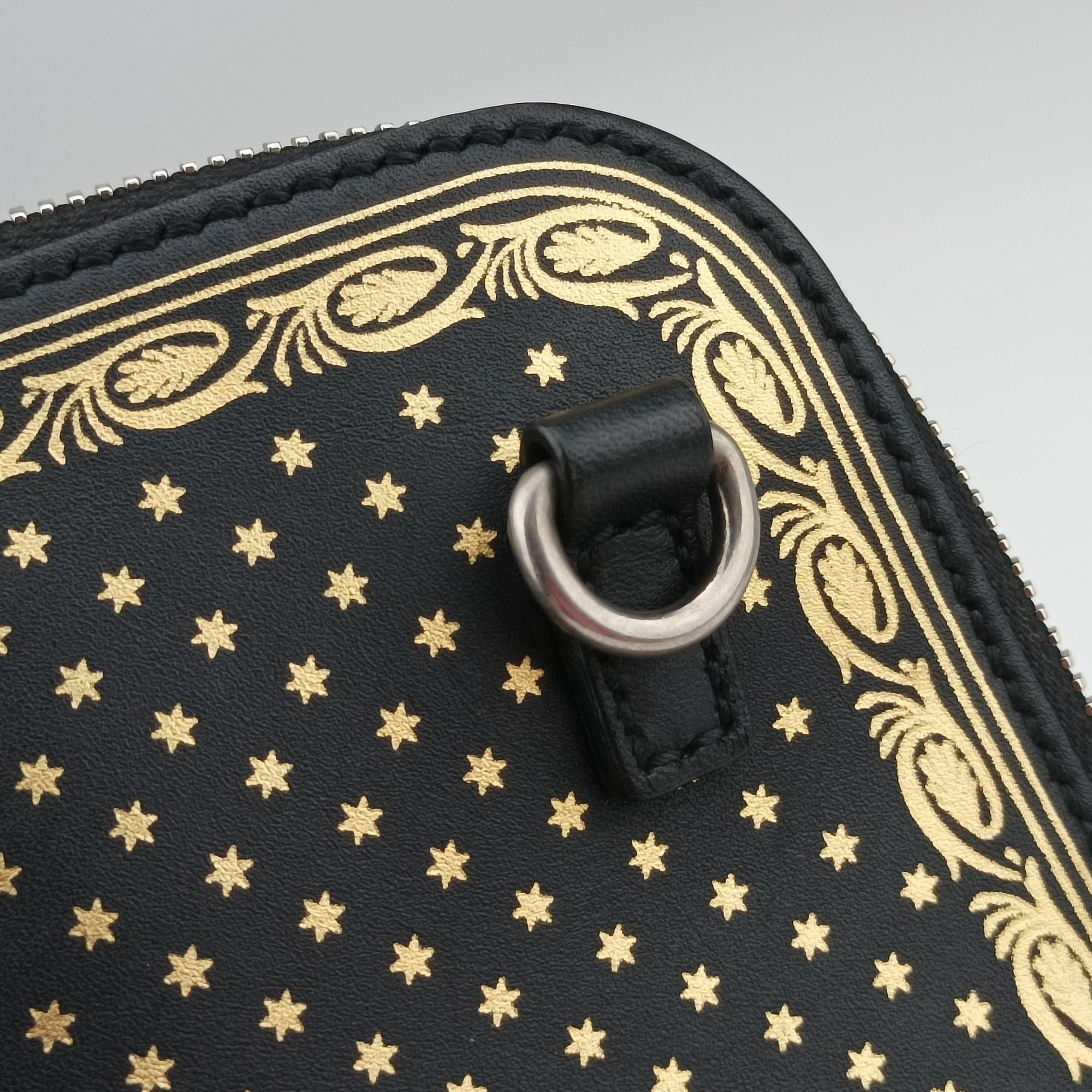 Pre-owned Gucci SEGA collaboration GUCCY print Black Leather 511189 shoulderbag | stylenewstar