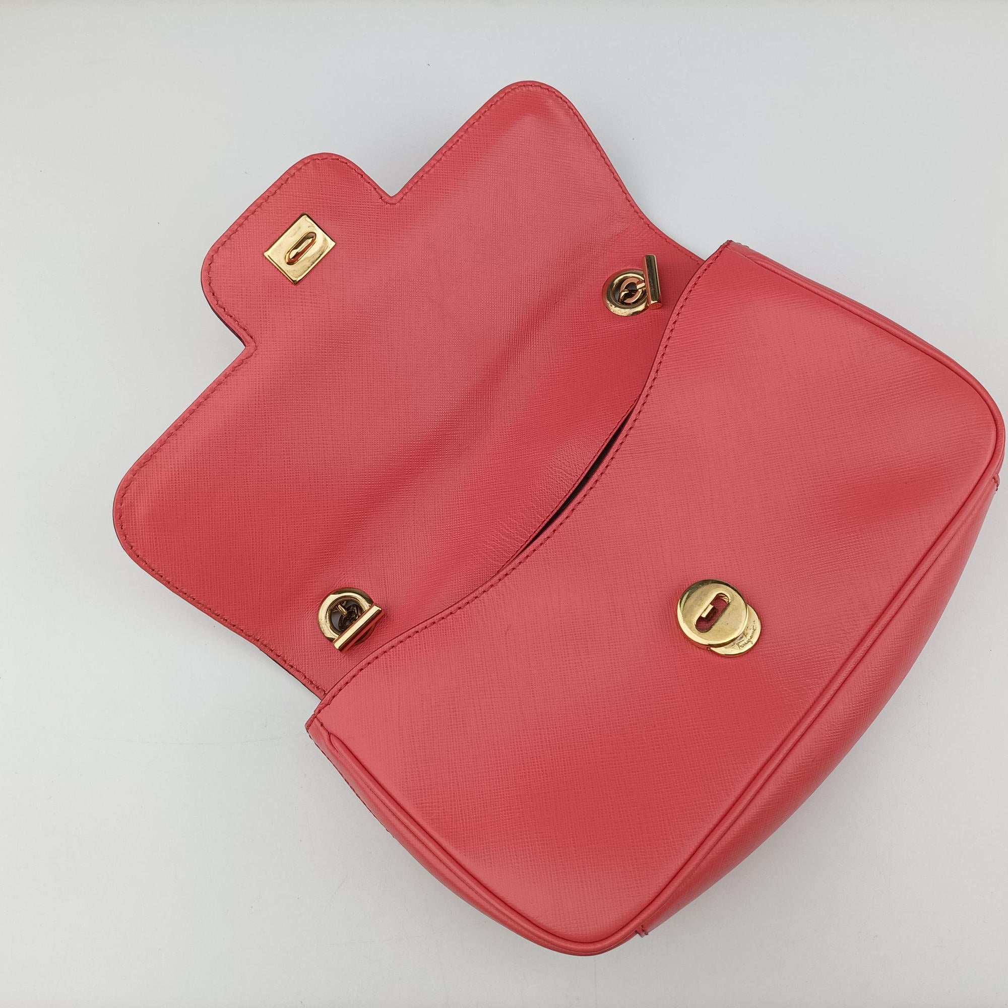 Vintage Ferragamo Gancini Pink Leather  shoulderbag | stylenewstar