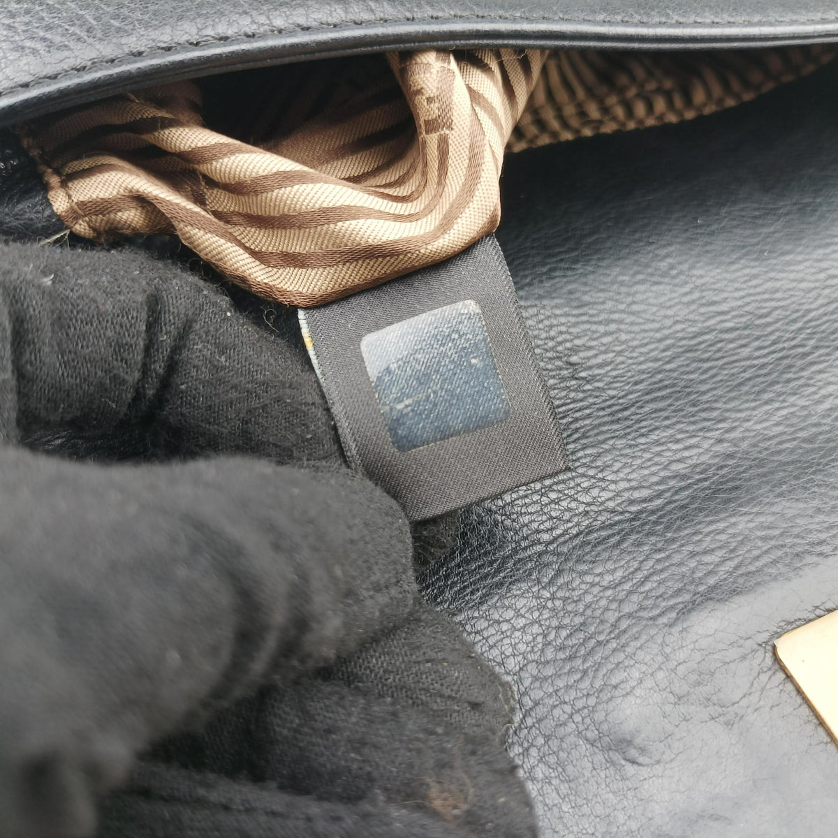 Pre-owned Fendi Fendista Pochette Black Leather 8M0276 shoulderbag | stylenewstar