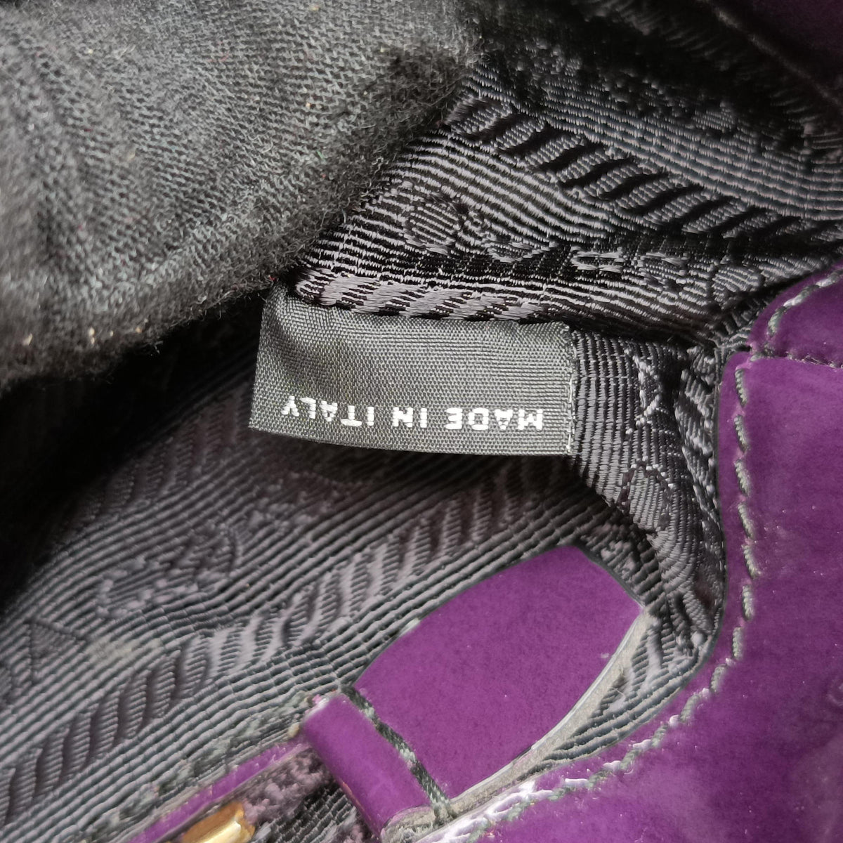 Secondhand Prada Parabole Tote Purple patent  handbag | stylenewstar